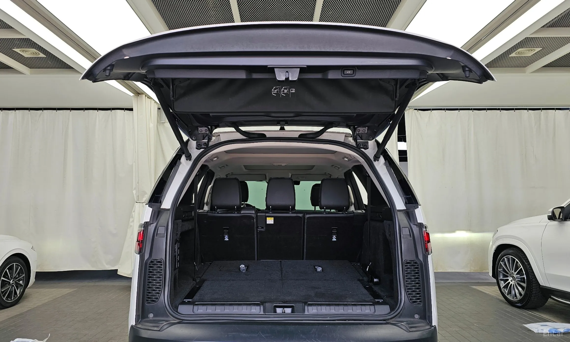 Land Rover Discovery 5 превью 20