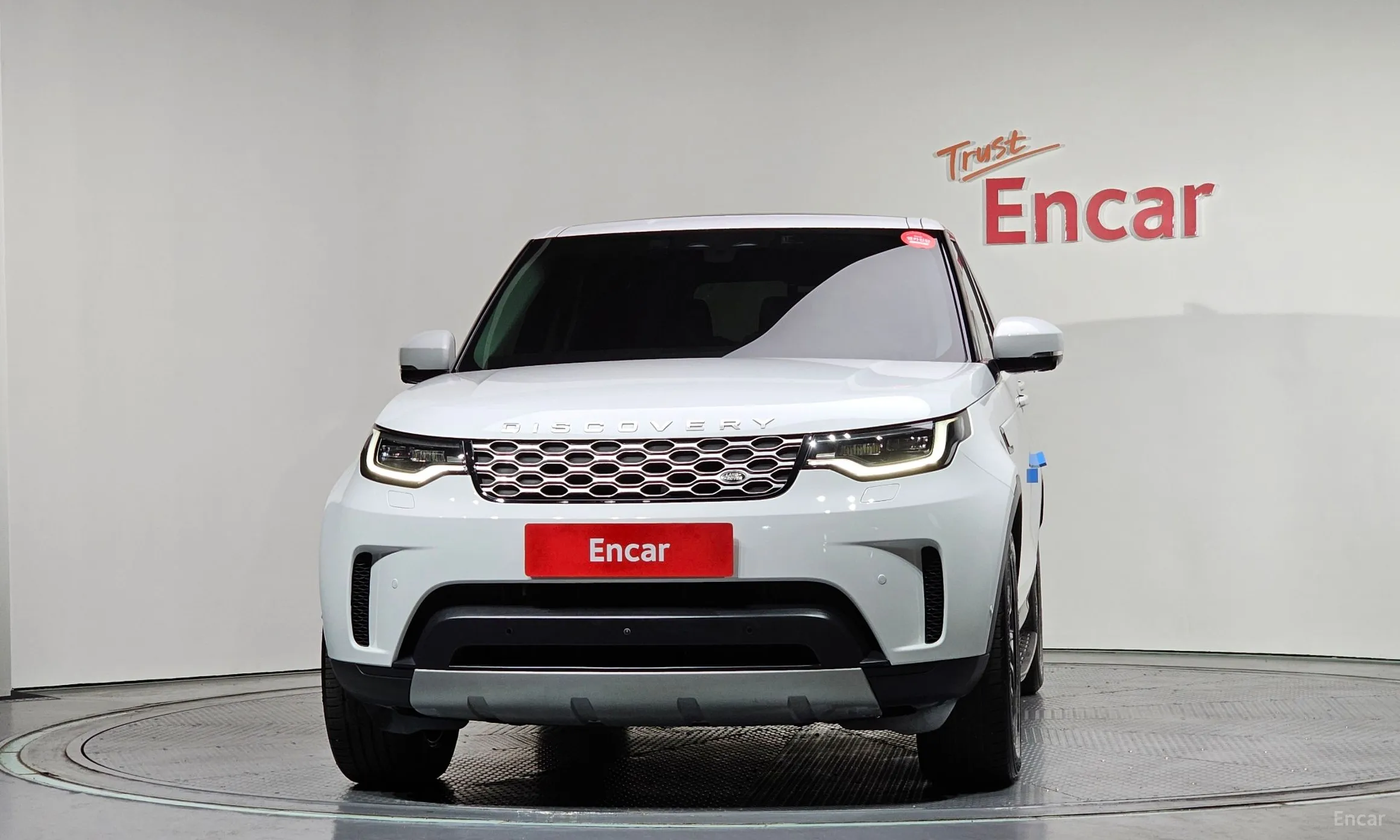 Land Rover Discovery 5 превью 3