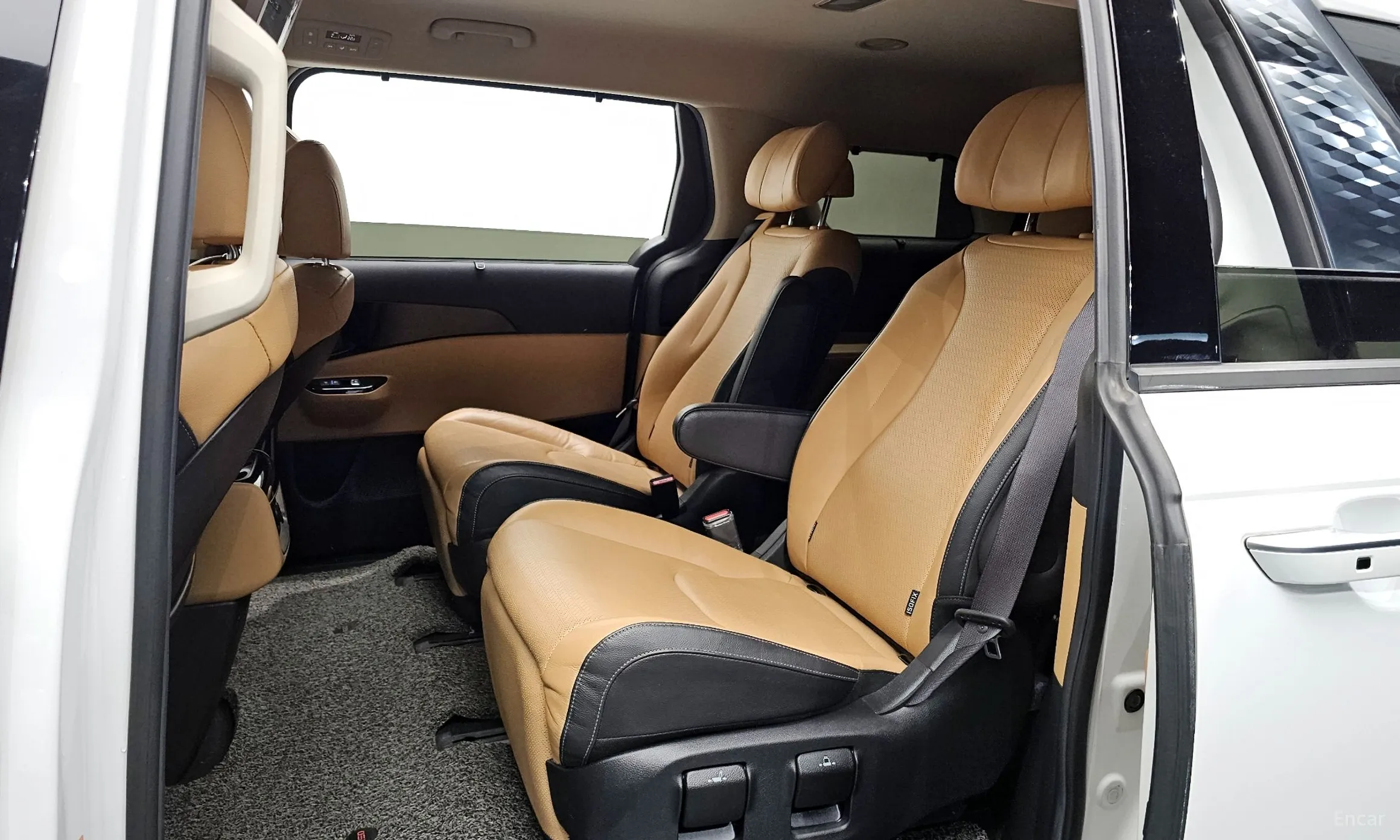 Kia Carnival Gen 4 превью 12