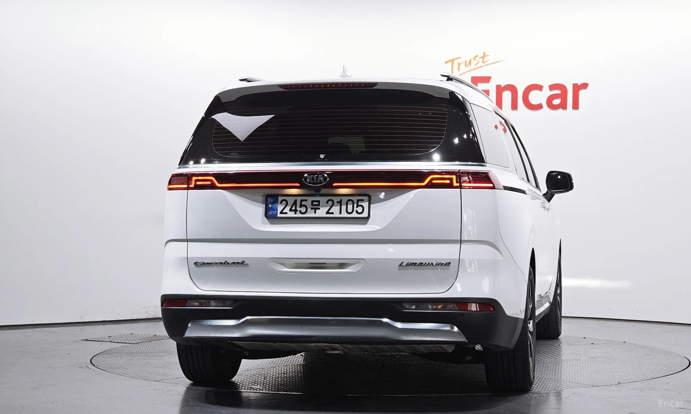 Kia Carnival Gen 4 превью 4