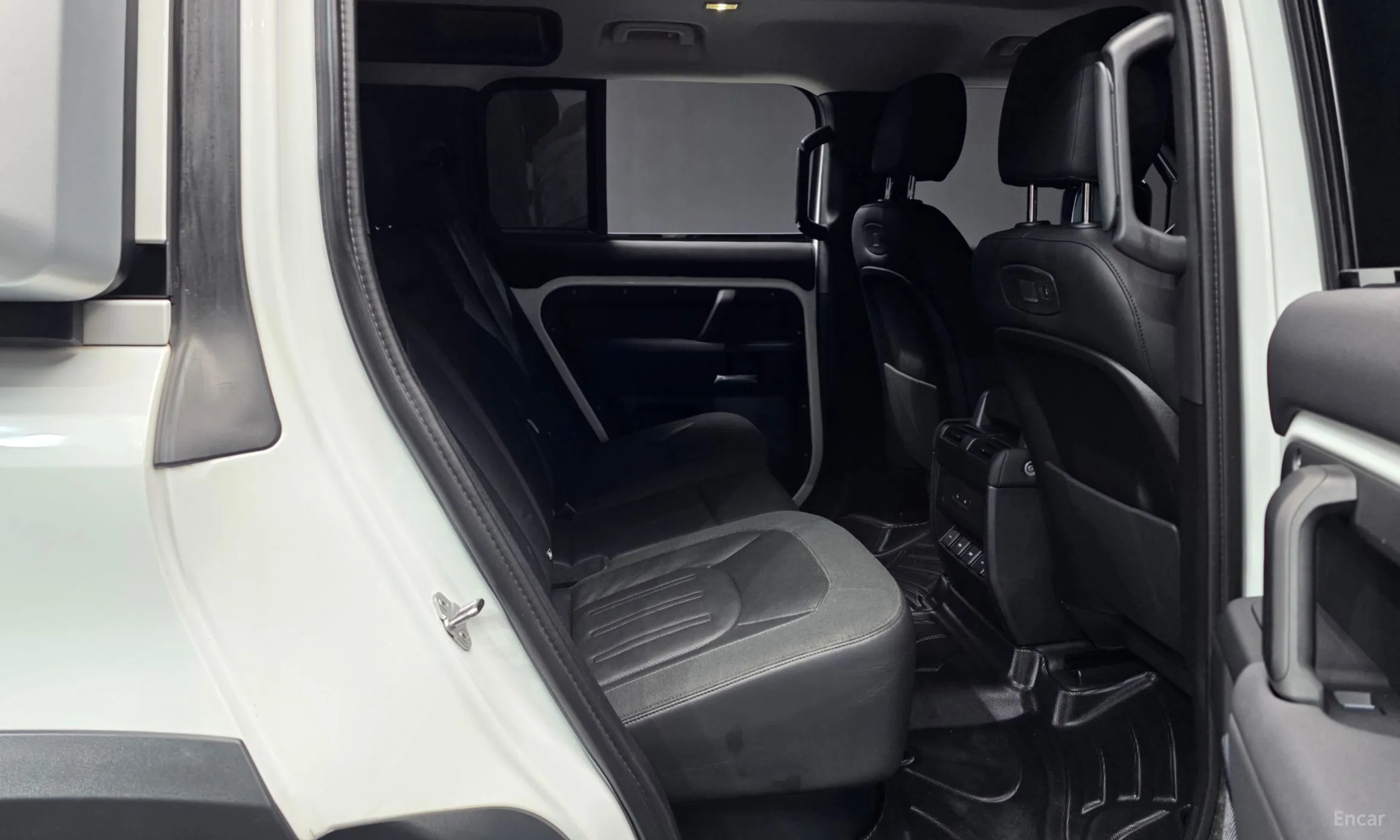 Land Rover Defender (L663) превью 12