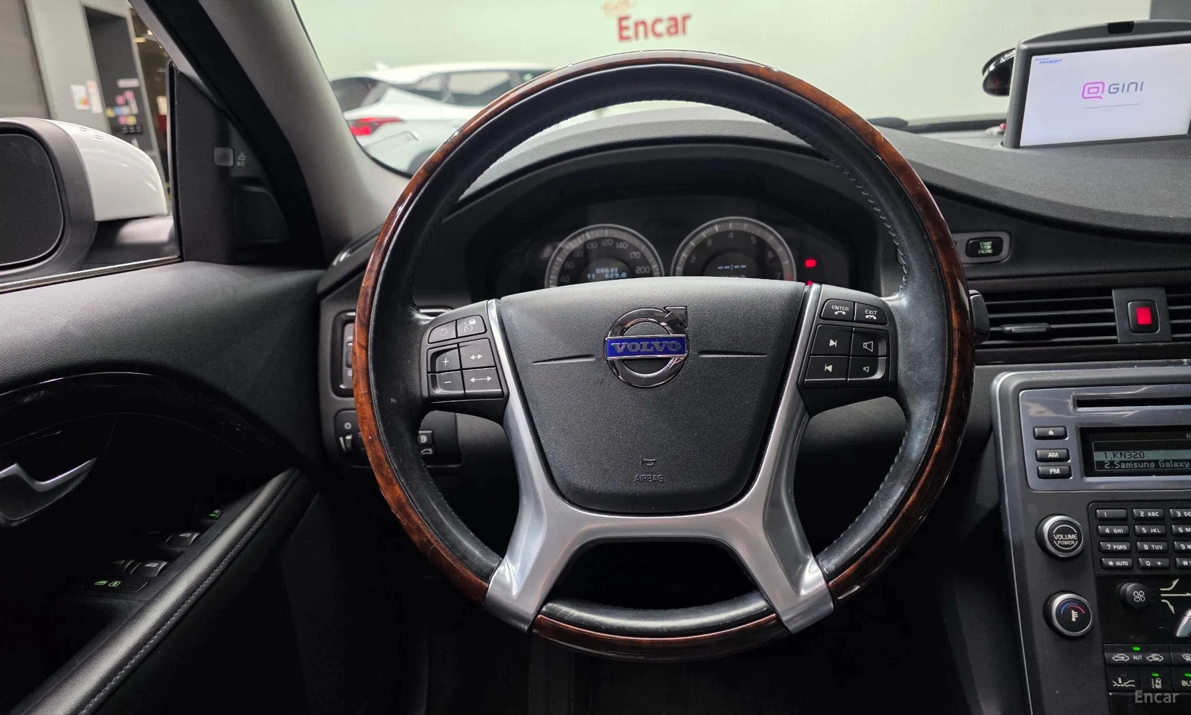 Volvo S80 превью 13