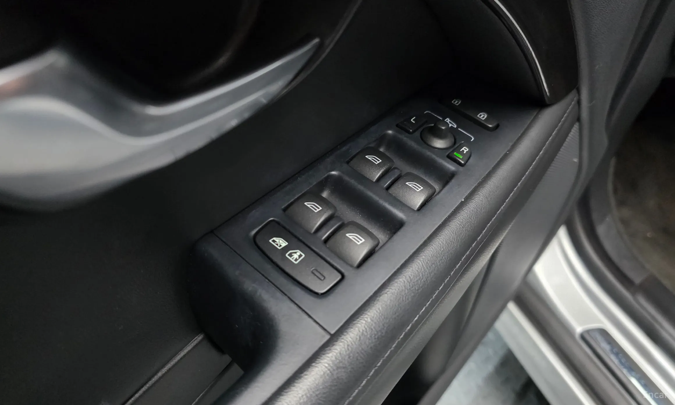 Volvo S80 превью 18