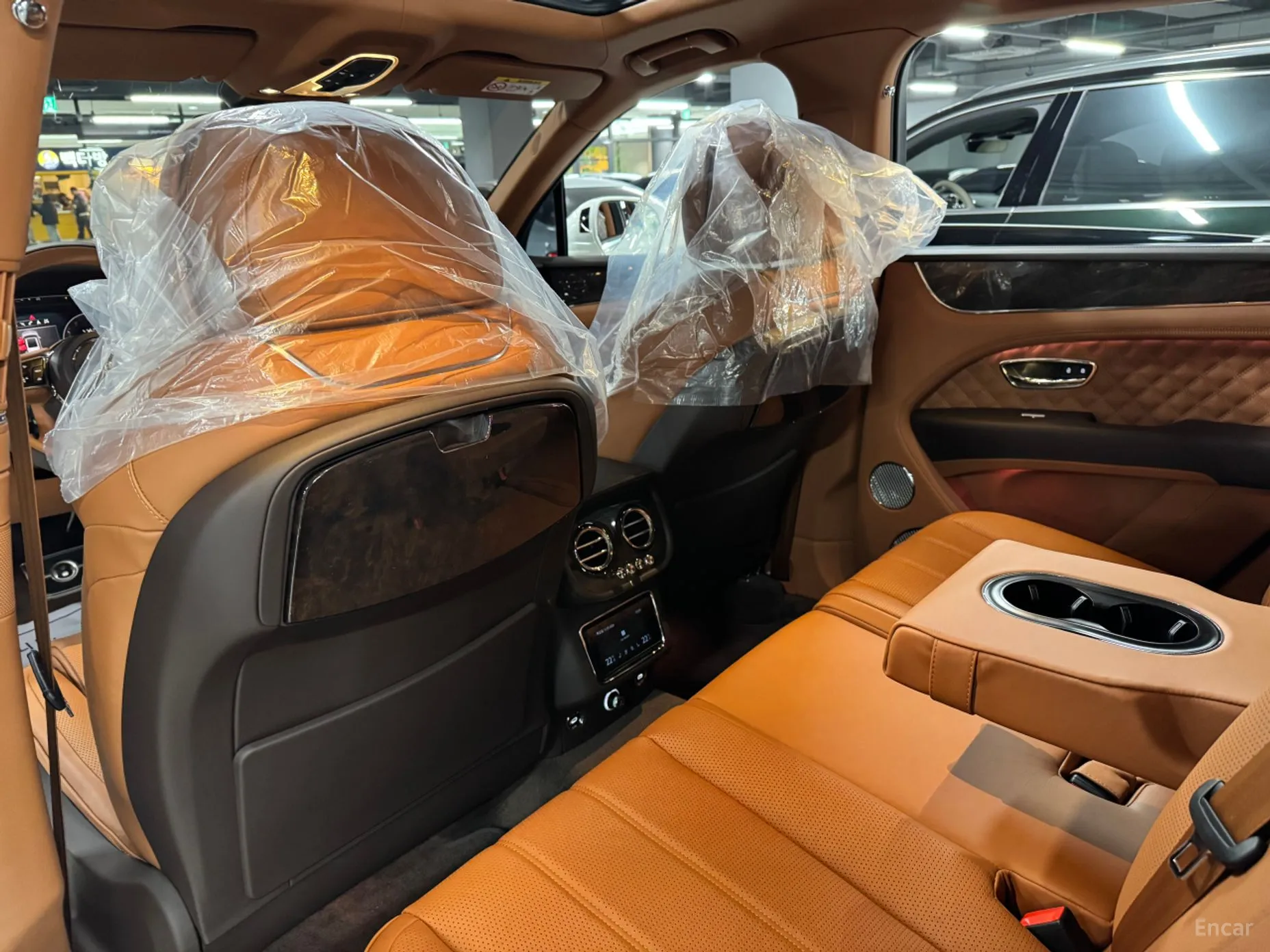 Bentley Bentayga превью 14