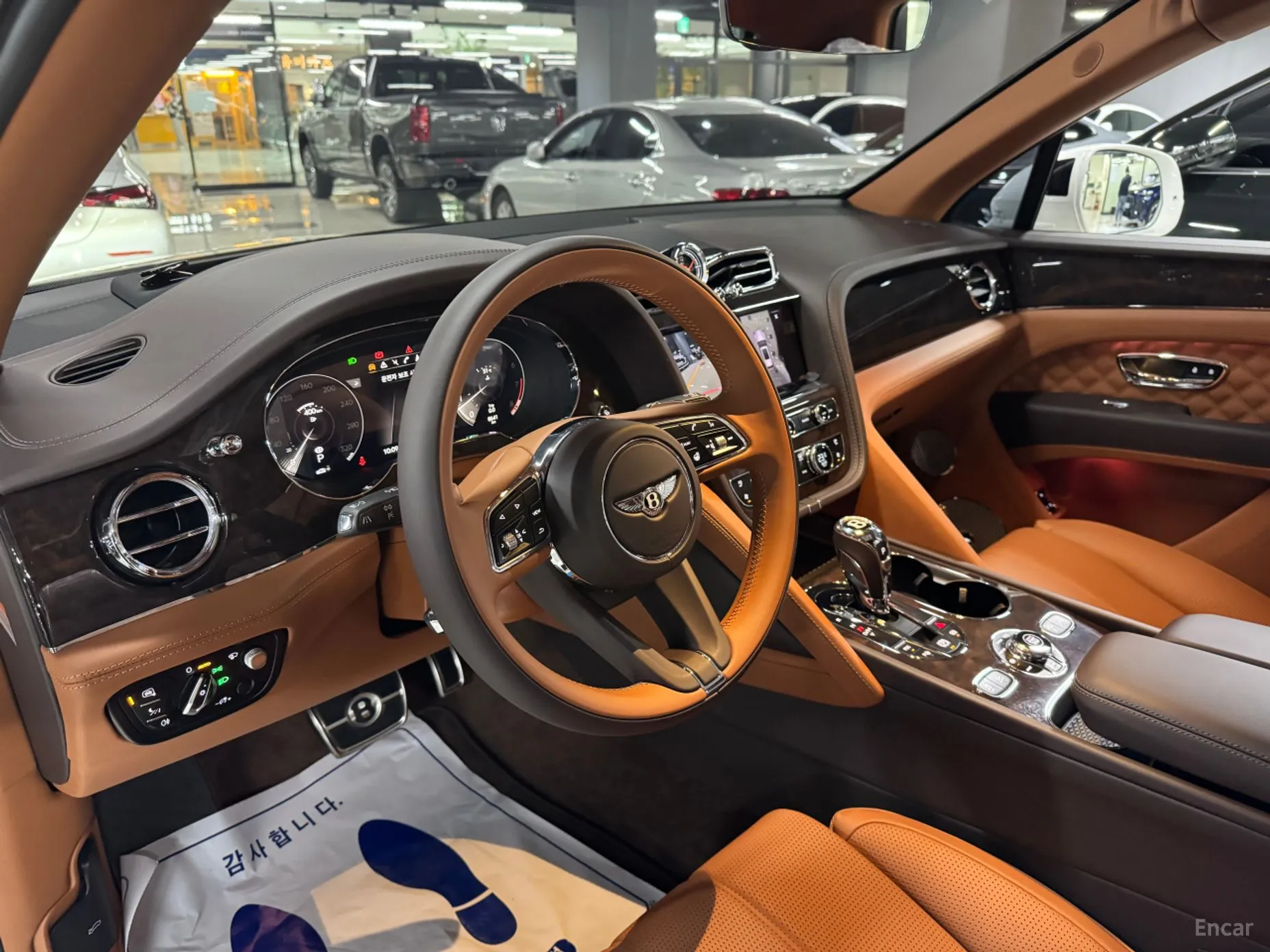 Bentley Bentayga превью 4