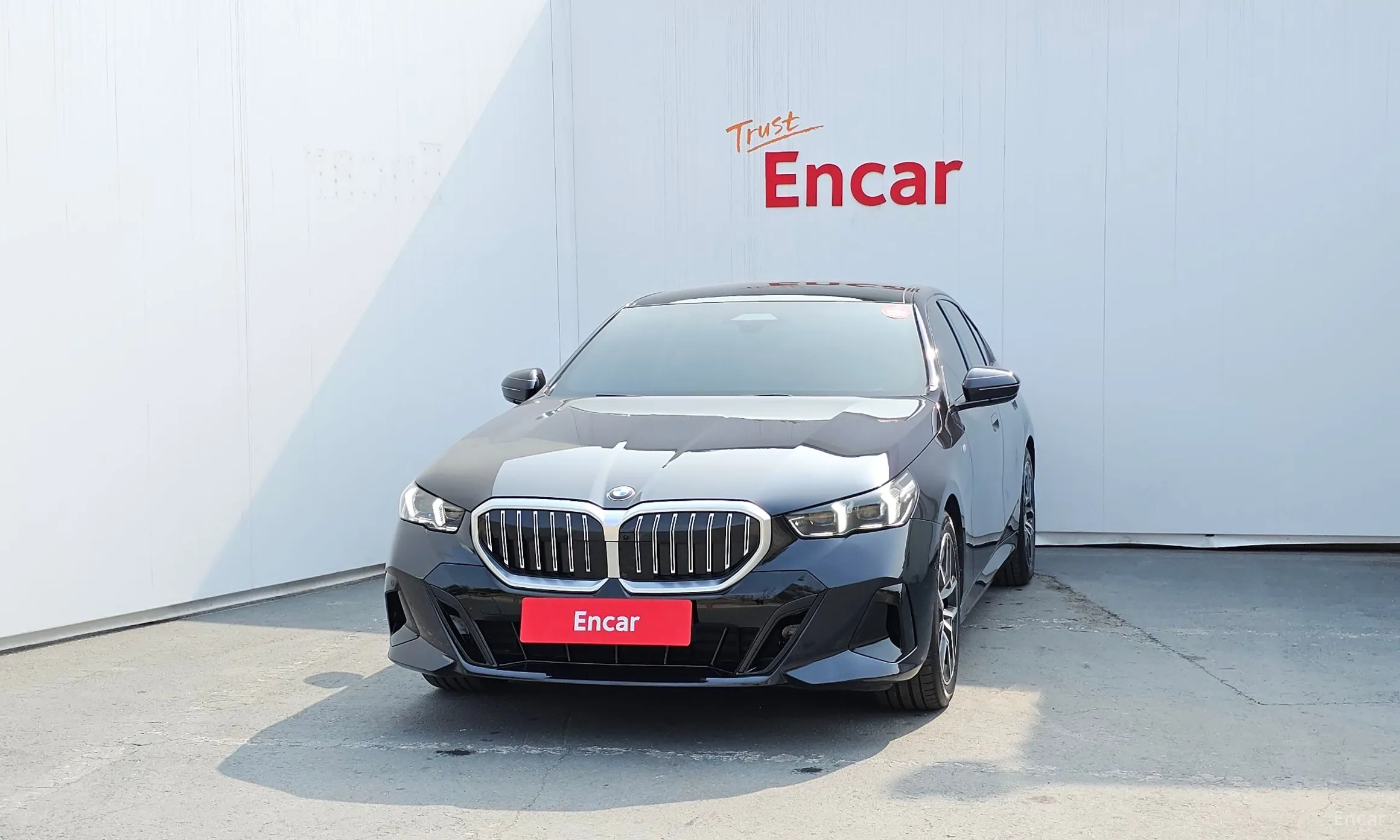 BMW 5 Series (G60) превью 3