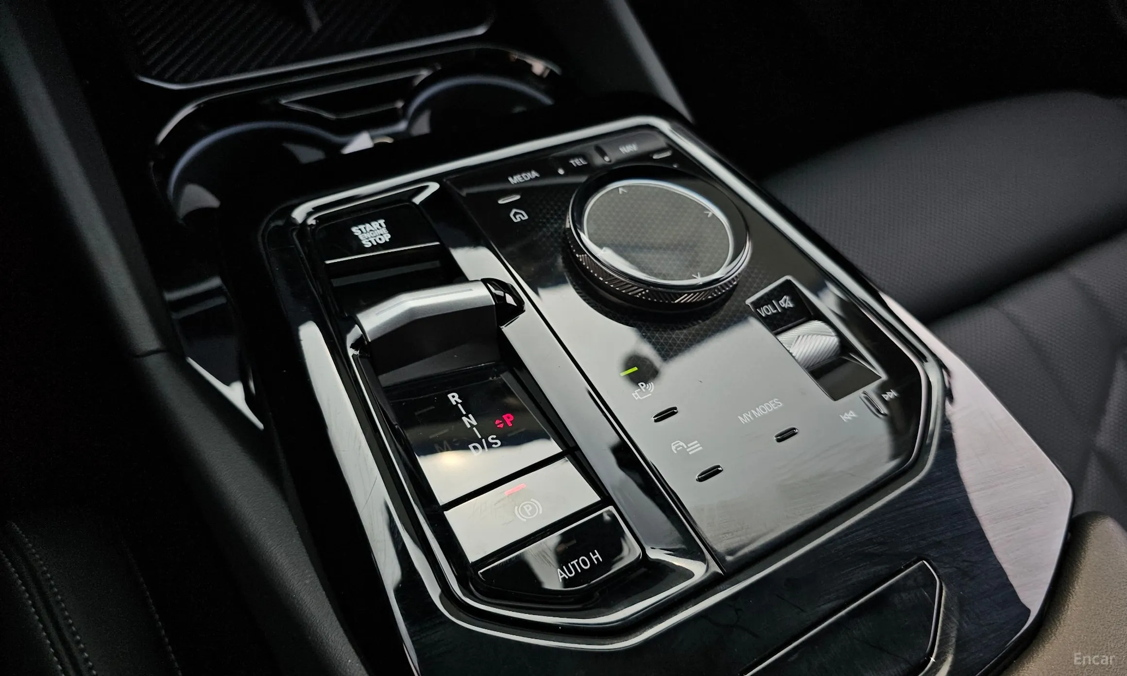BMW 5 Series (G60) превью 9