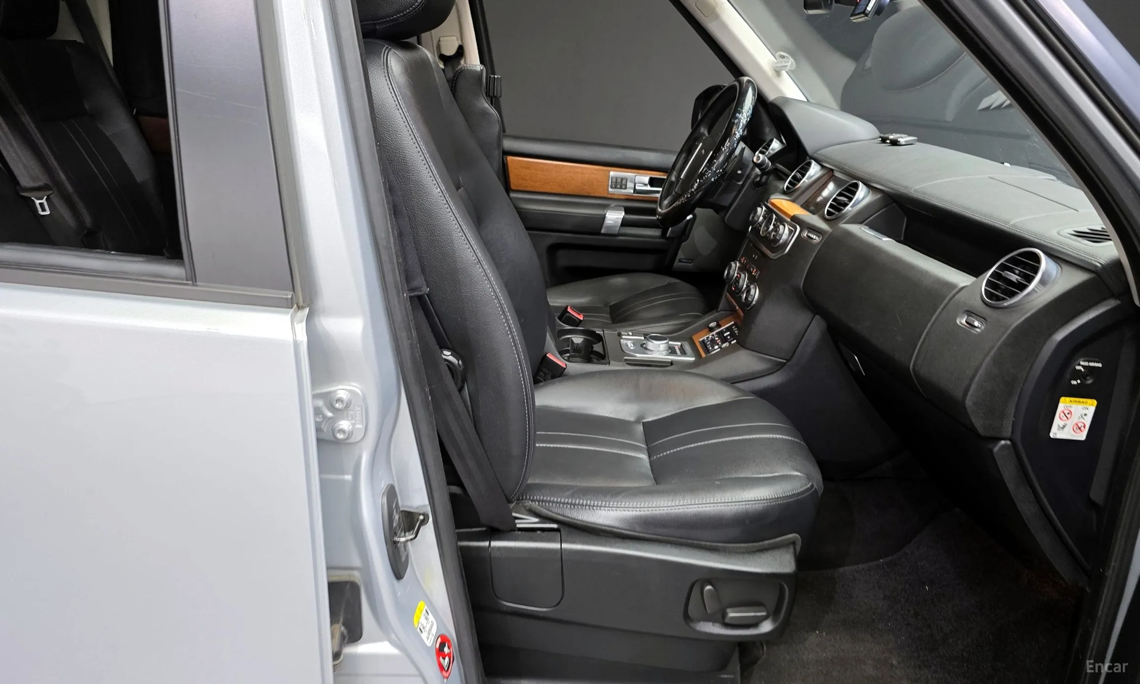 Land Rover Discovery 4 превью 12