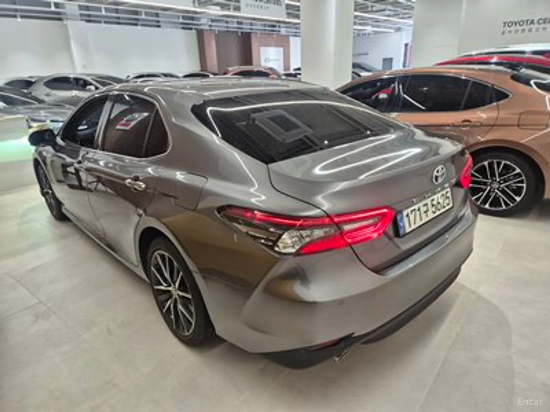 Toyota Camry (XV70) превью 2