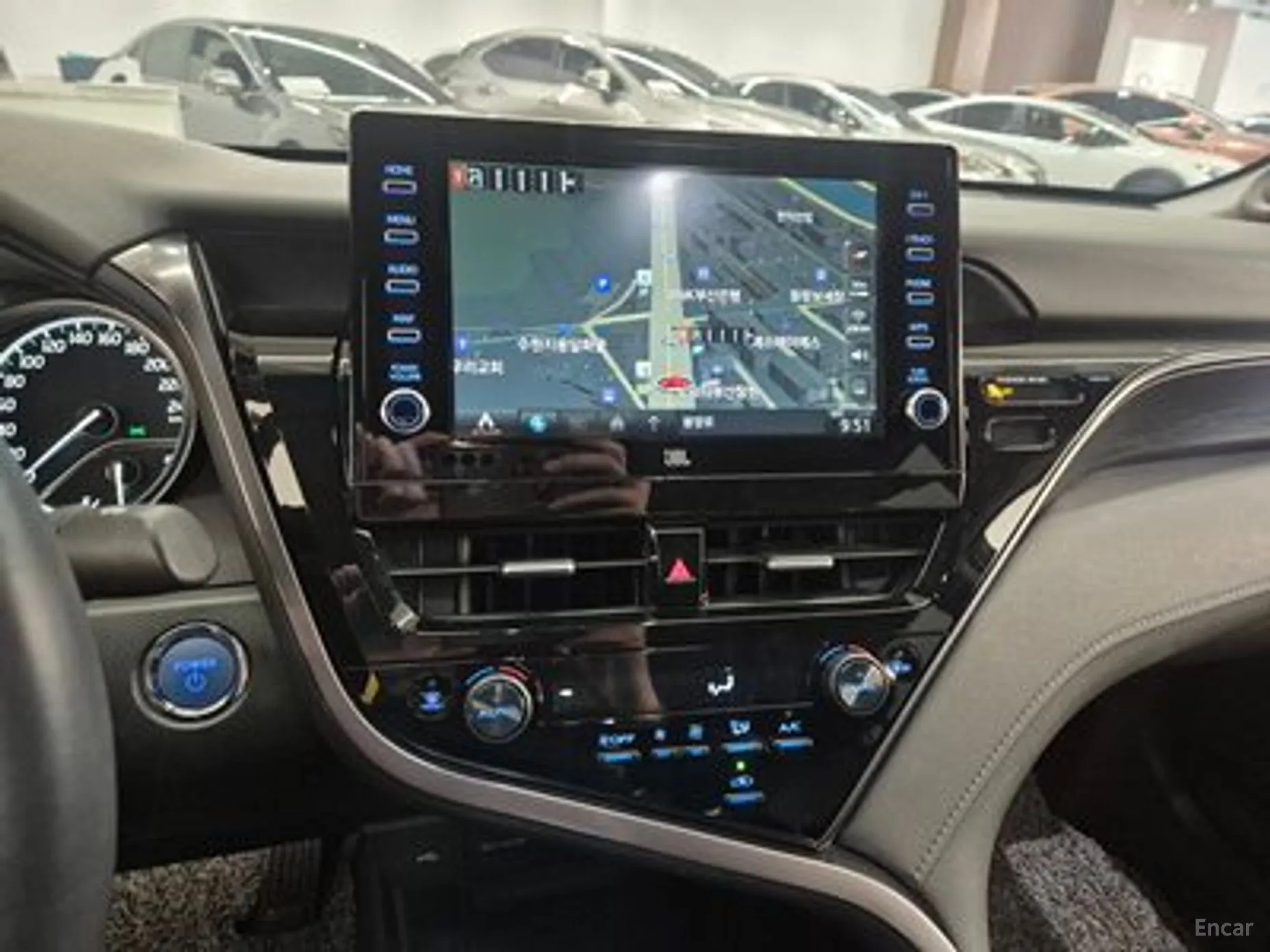 Toyota Camry (XV70) превью 16