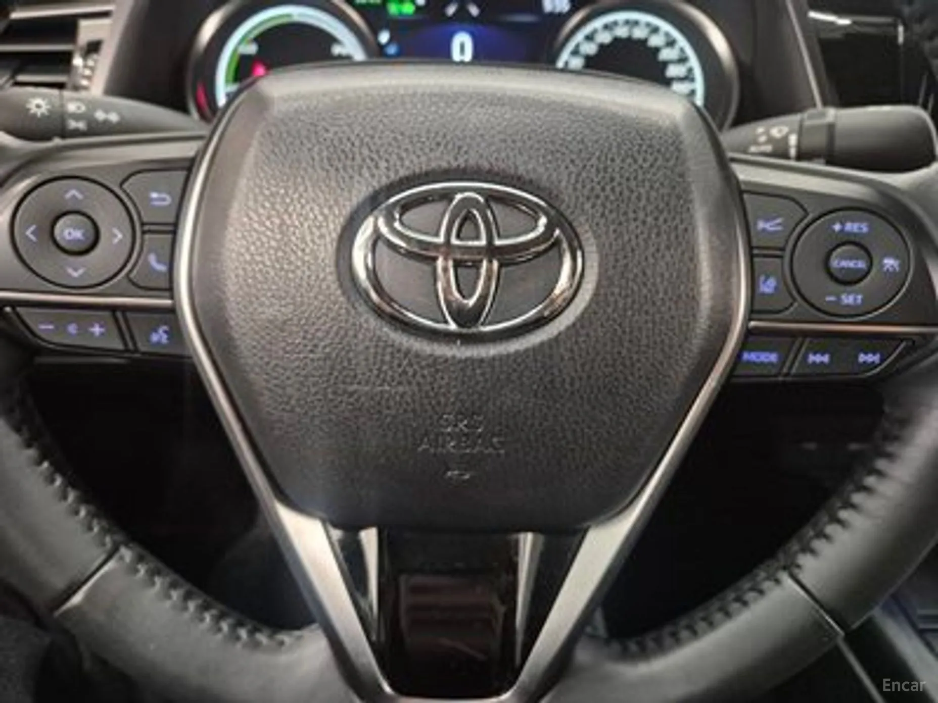 Toyota Camry (XV70) превью 18