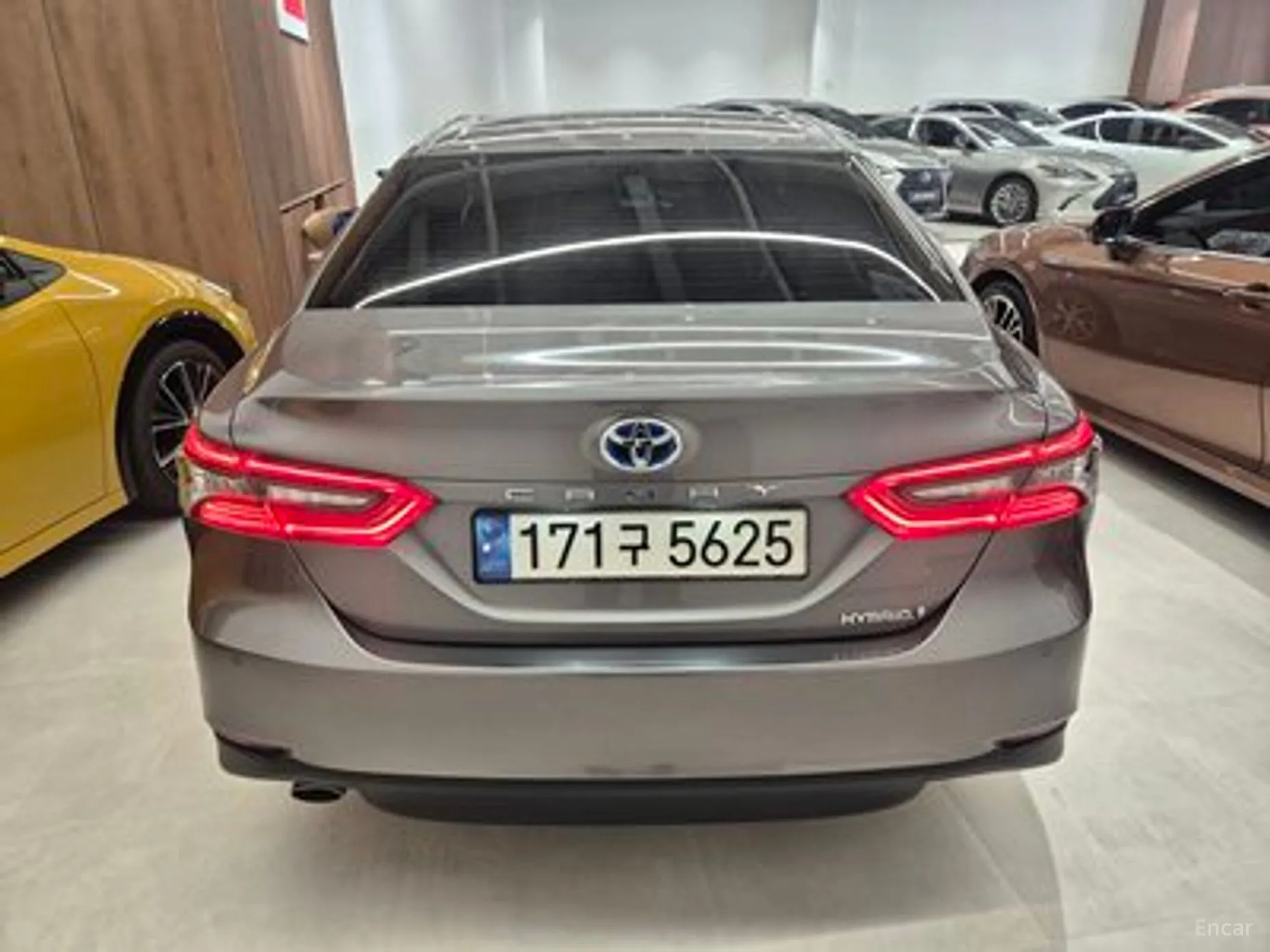 Toyota Camry (XV70) превью 4