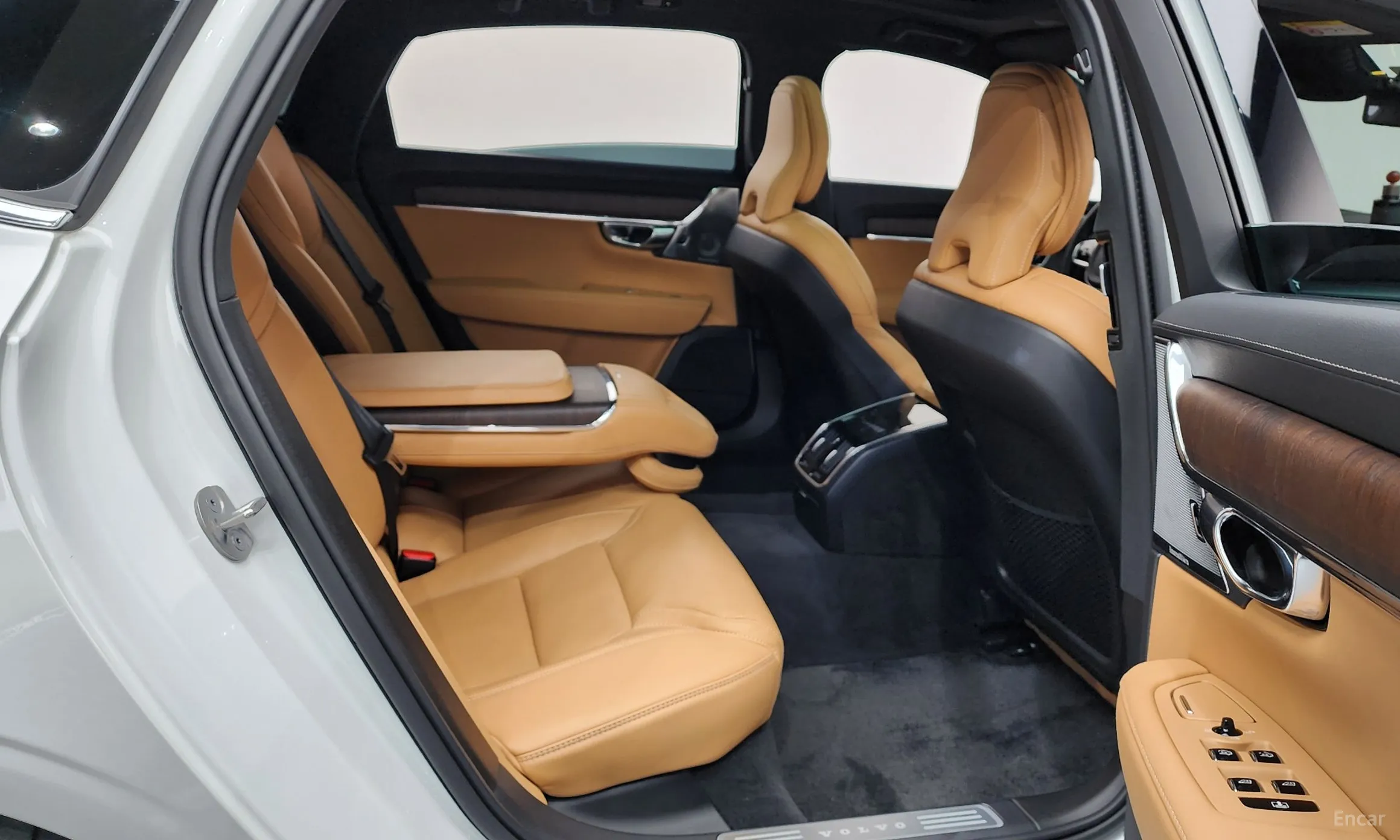 Volvo S90 превью 12