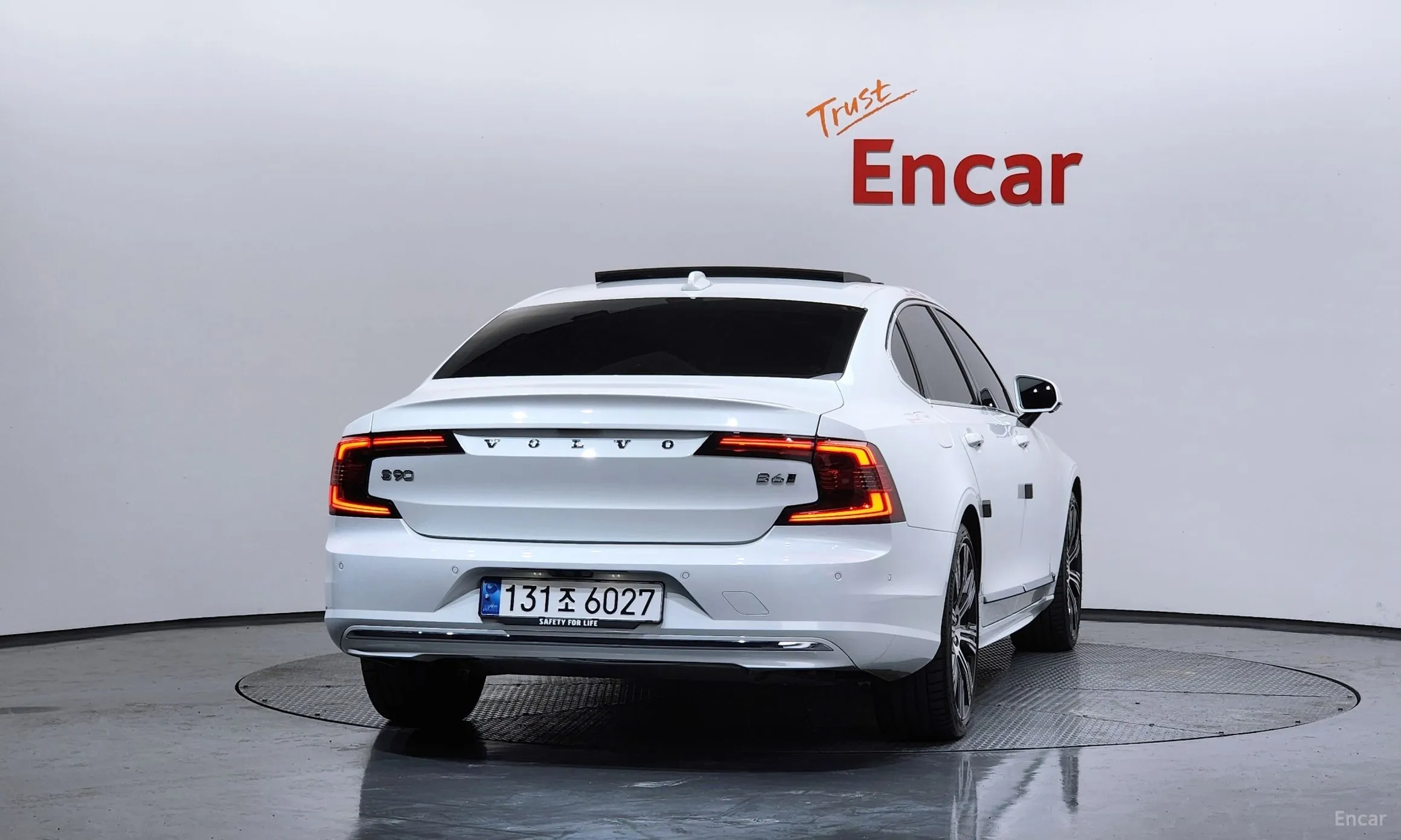 Volvo S90 превью 4
