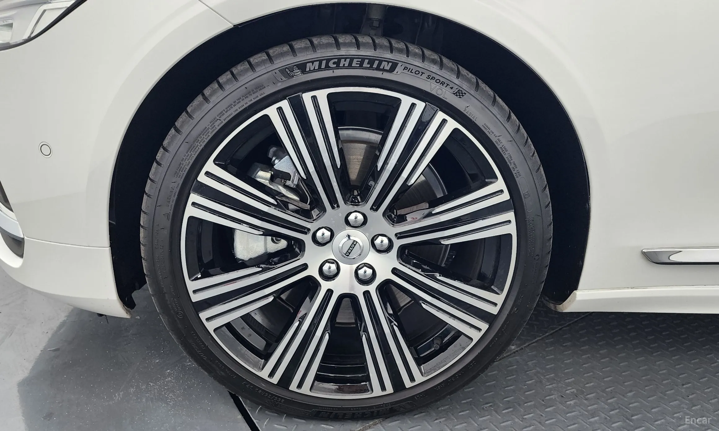 Volvo S90 превью 5