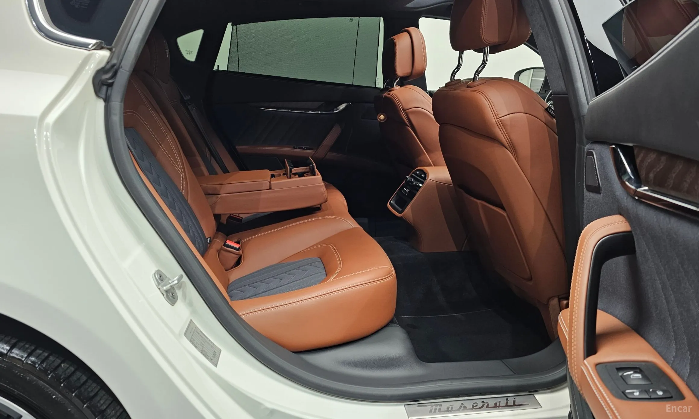 Maserati Quattroporte превью 12