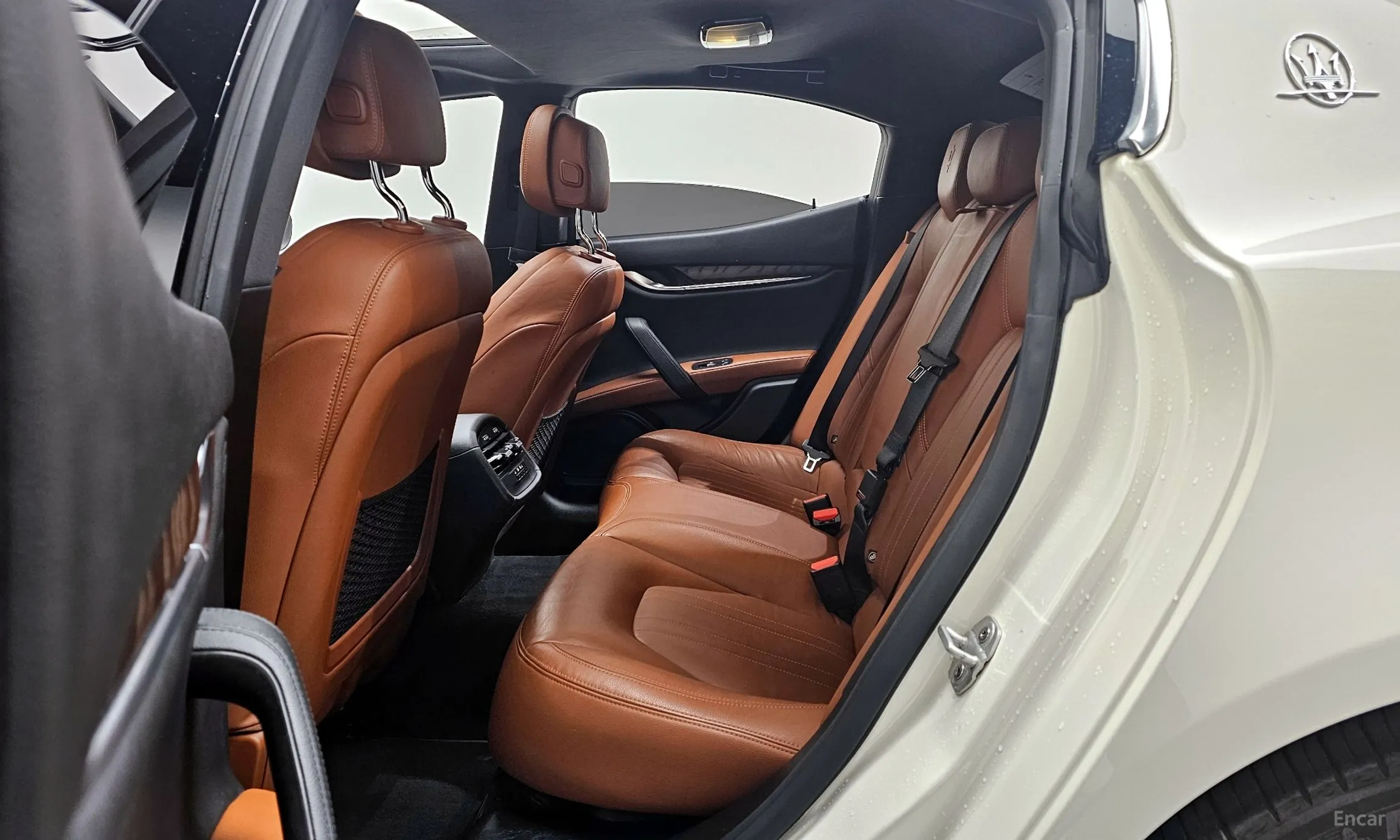 Maserati Ghibli превью 12