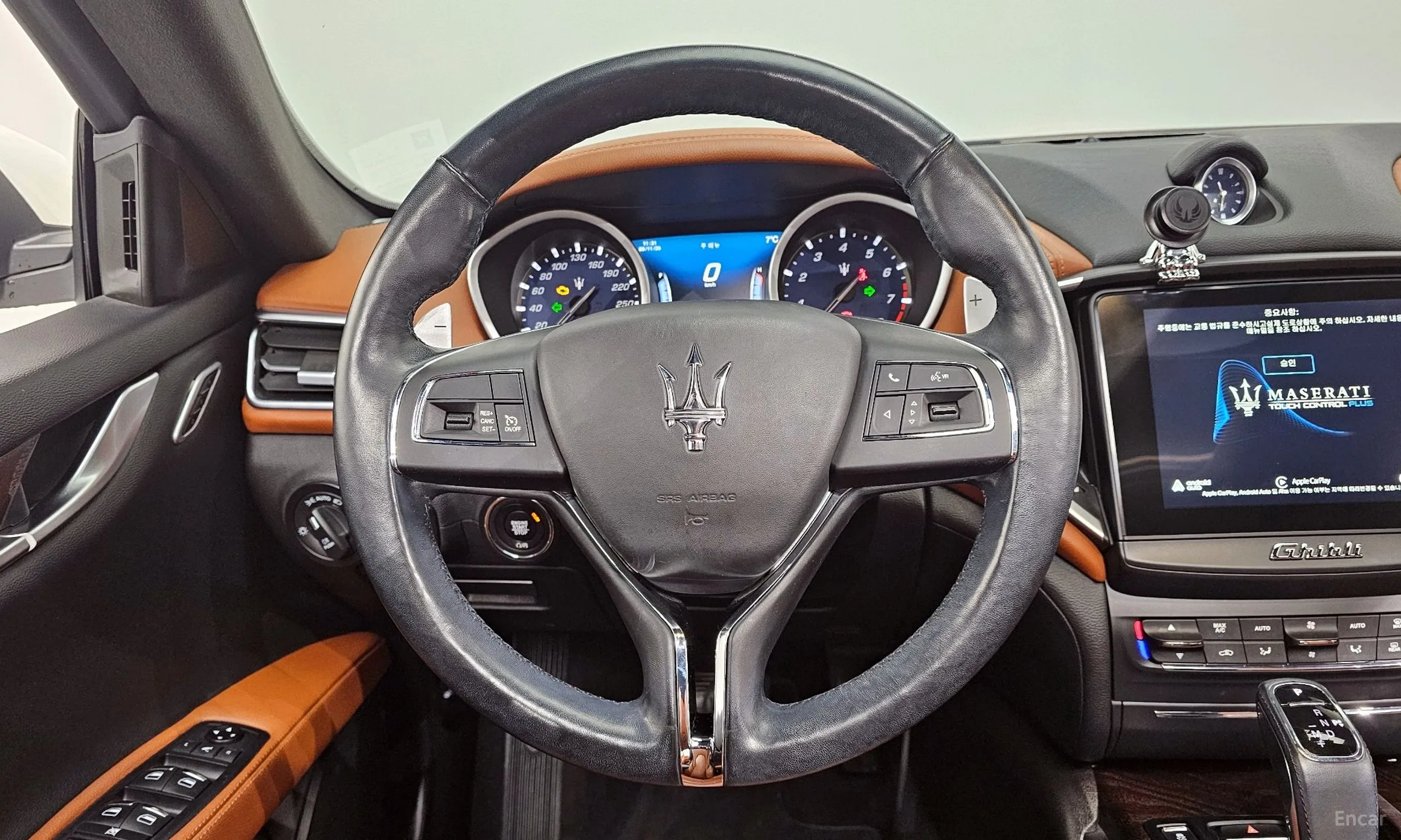 Maserati Ghibli превью 14