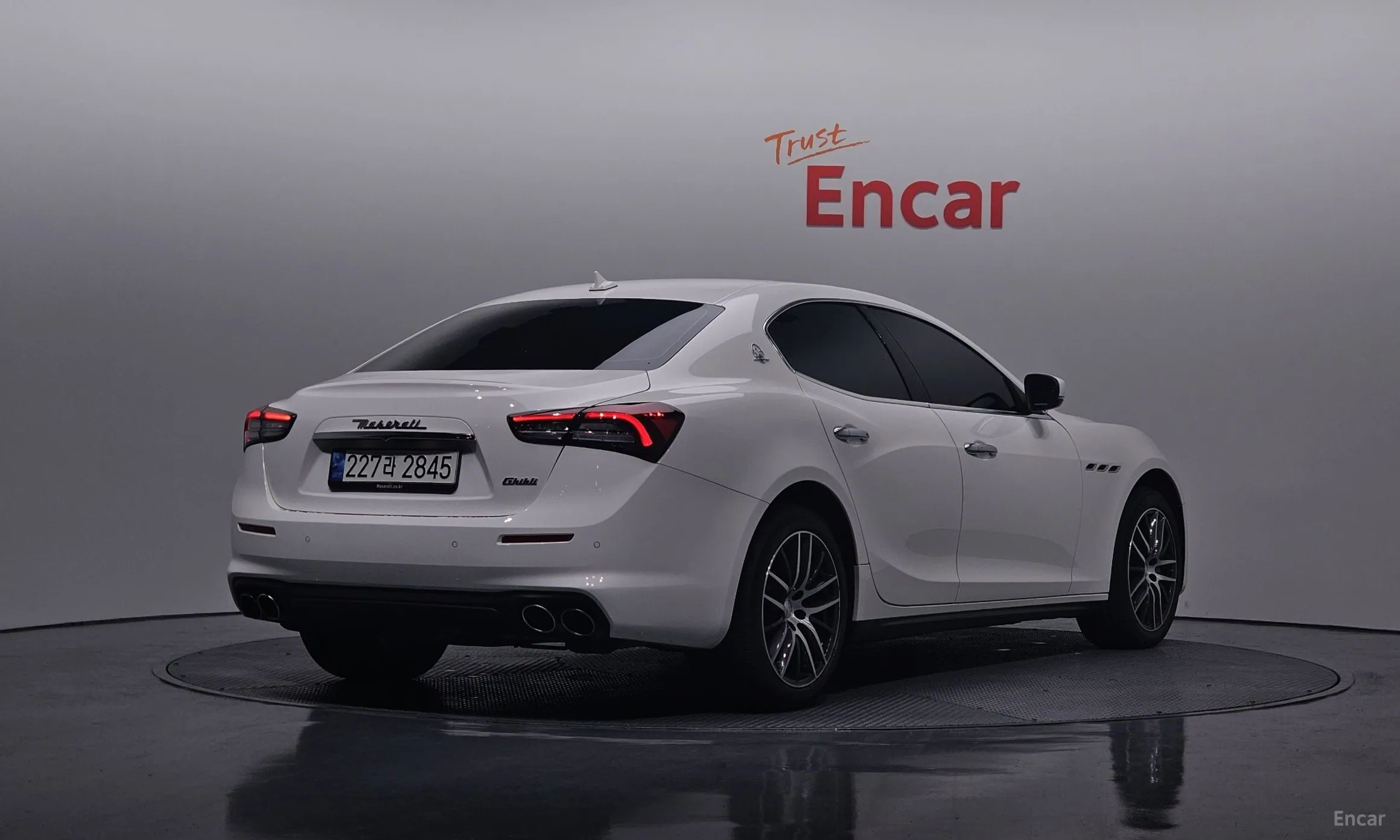 Maserati Ghibli превью 2