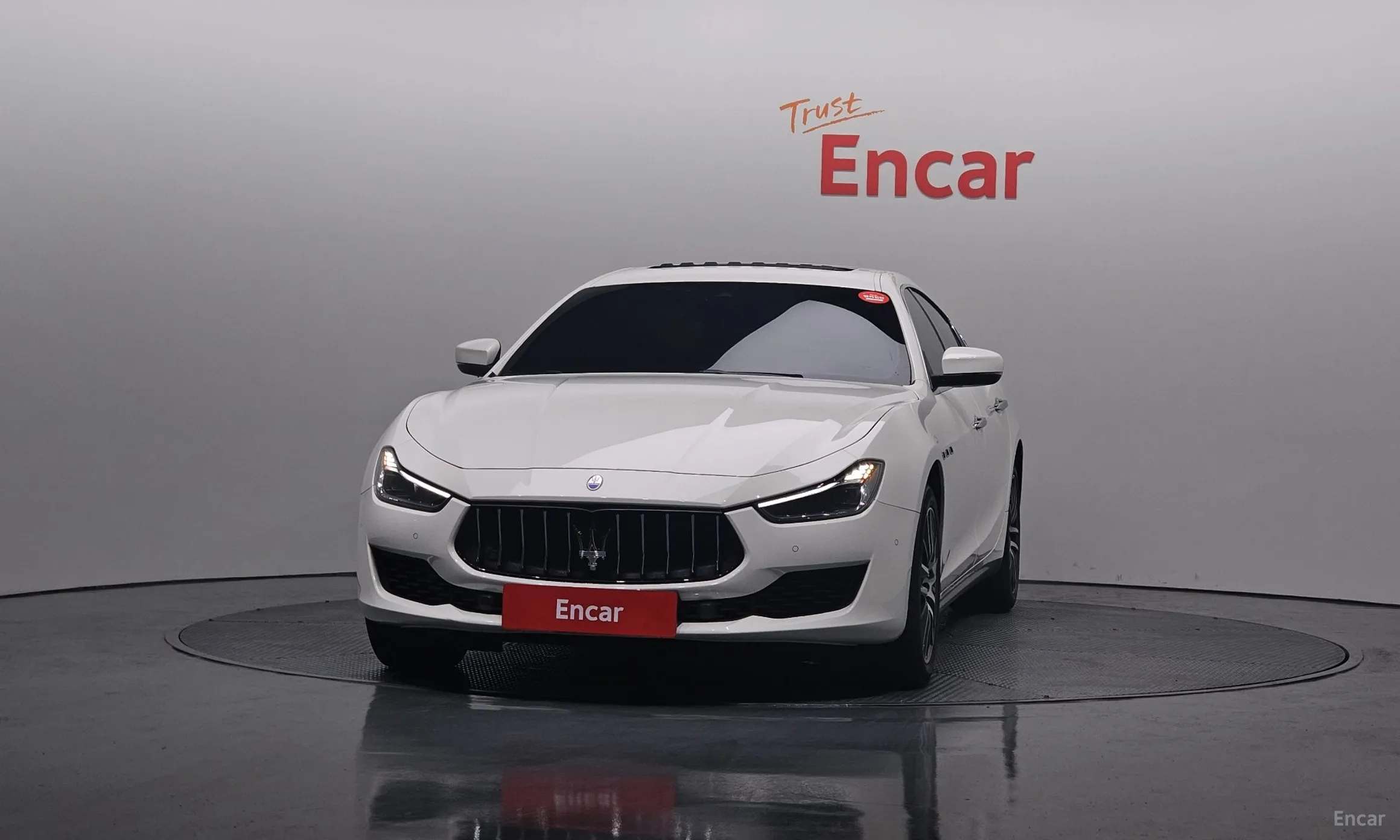 Maserati Ghibli превью 3