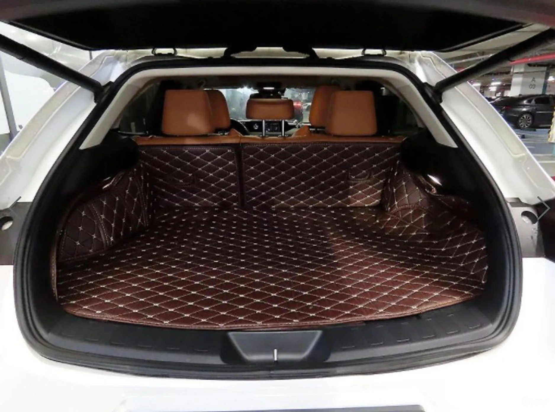 Lexus UX250h превью 17