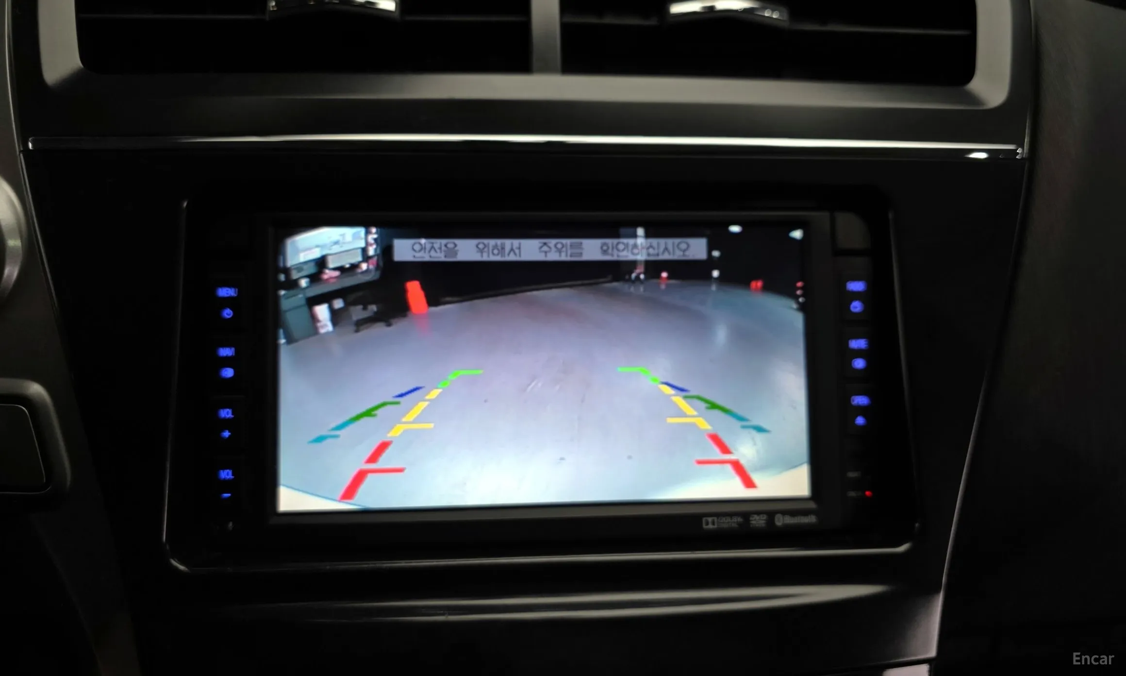 Toyota Prius V превью 15