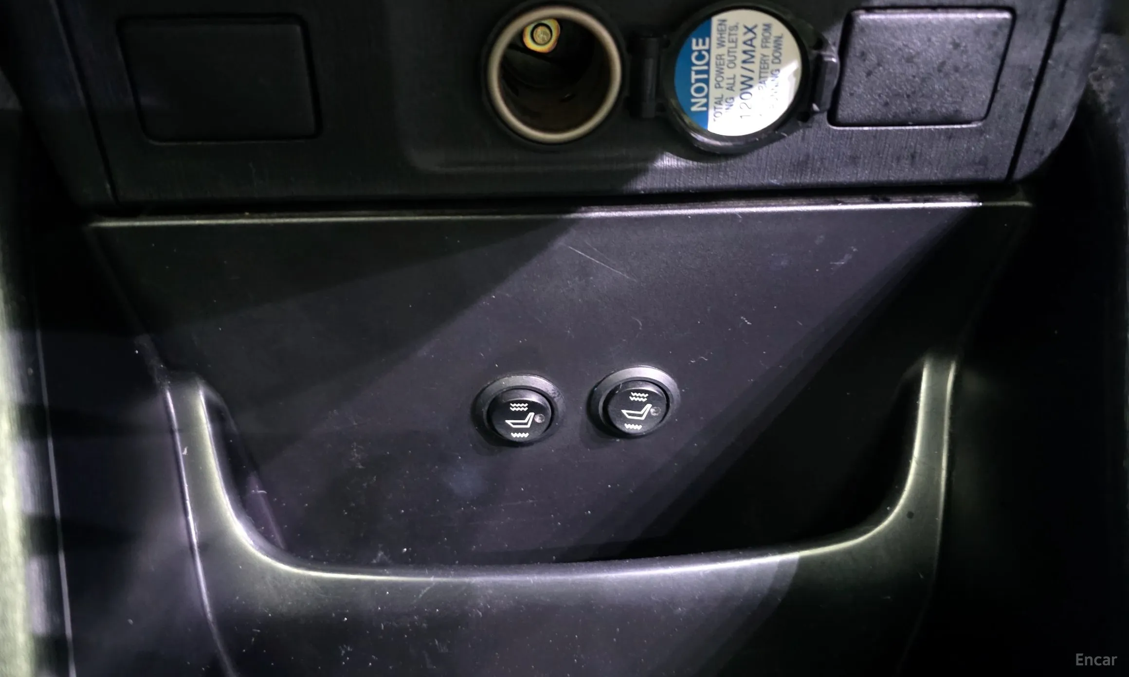 Toyota Prius V превью 16