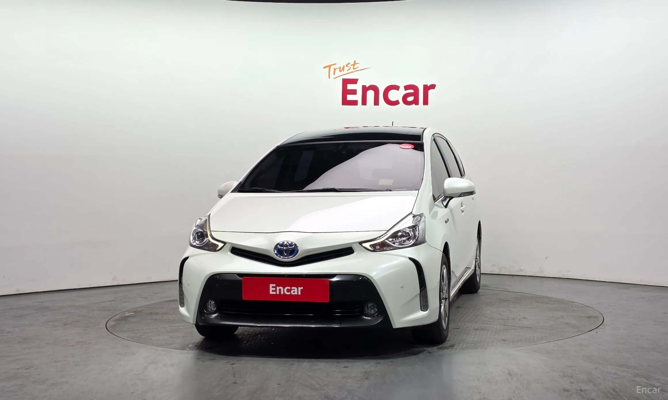 Toyota Prius V превью 3