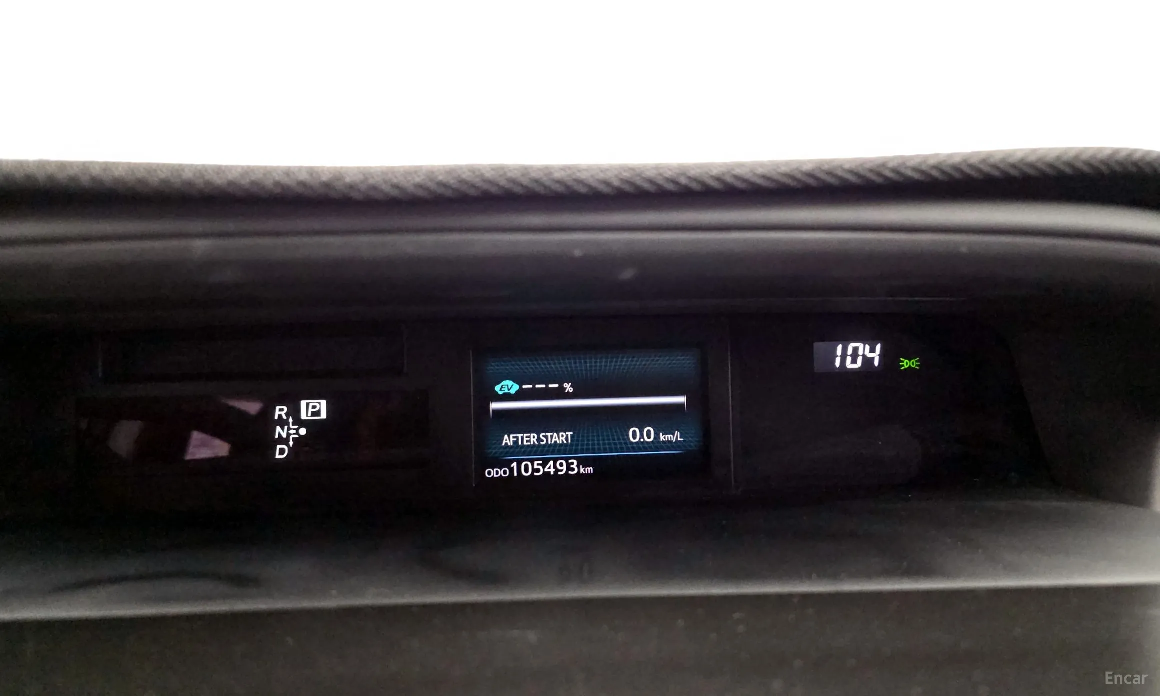 Toyota Prius V превью 8