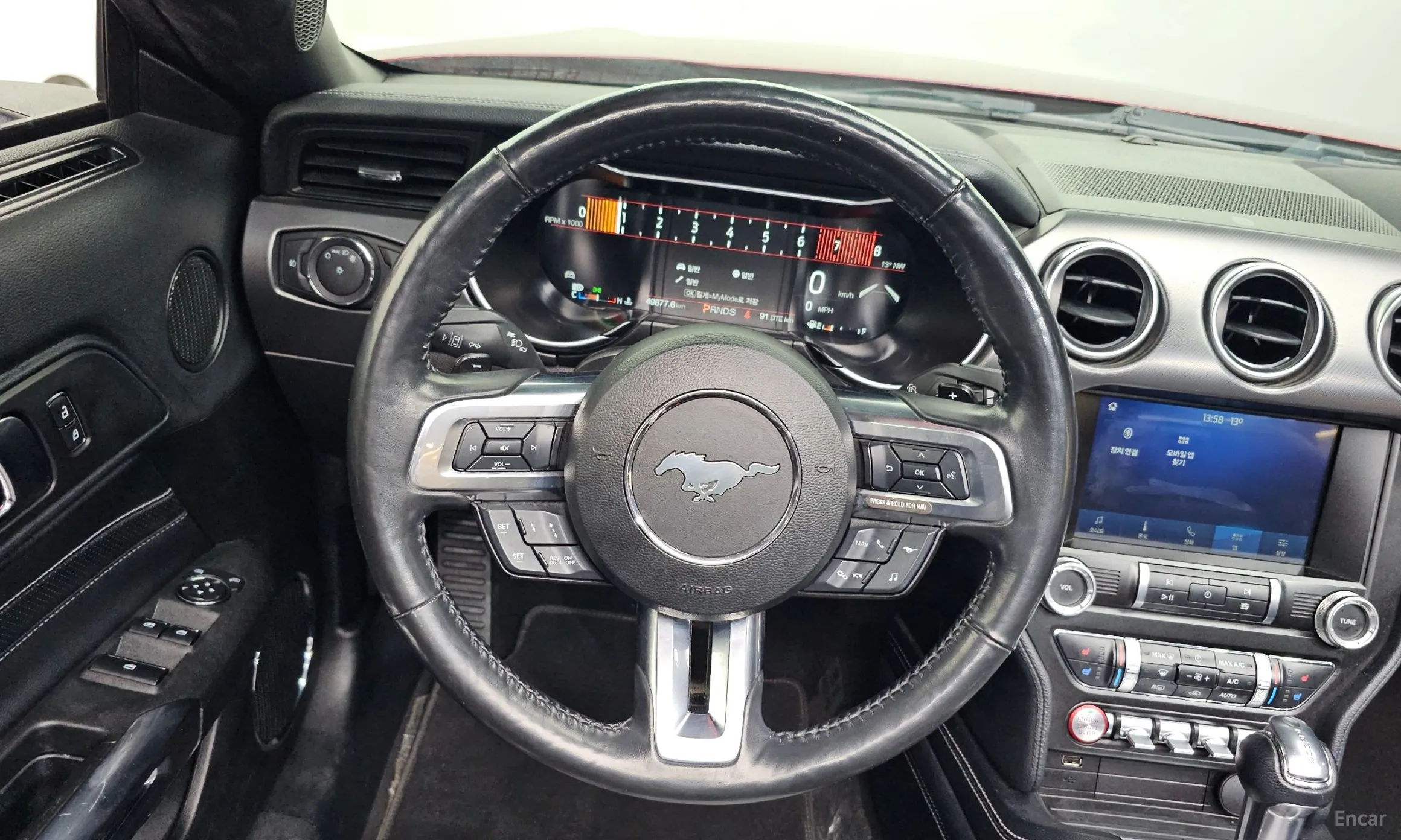 Ford Mustang превью 13