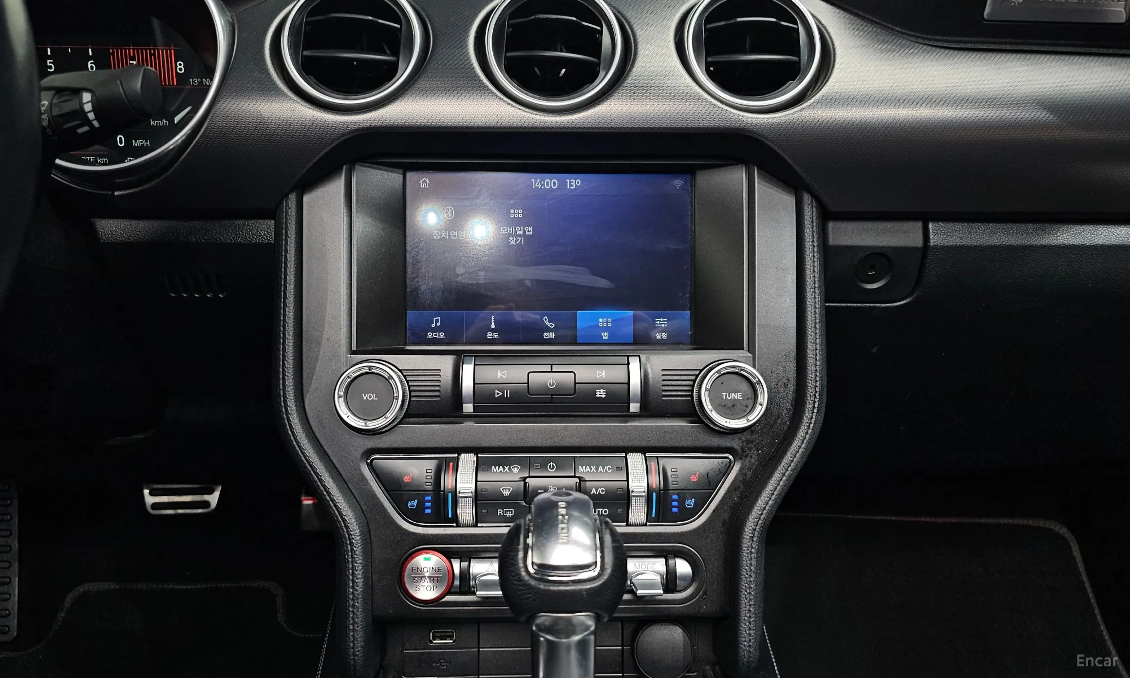 Ford Mustang превью 14