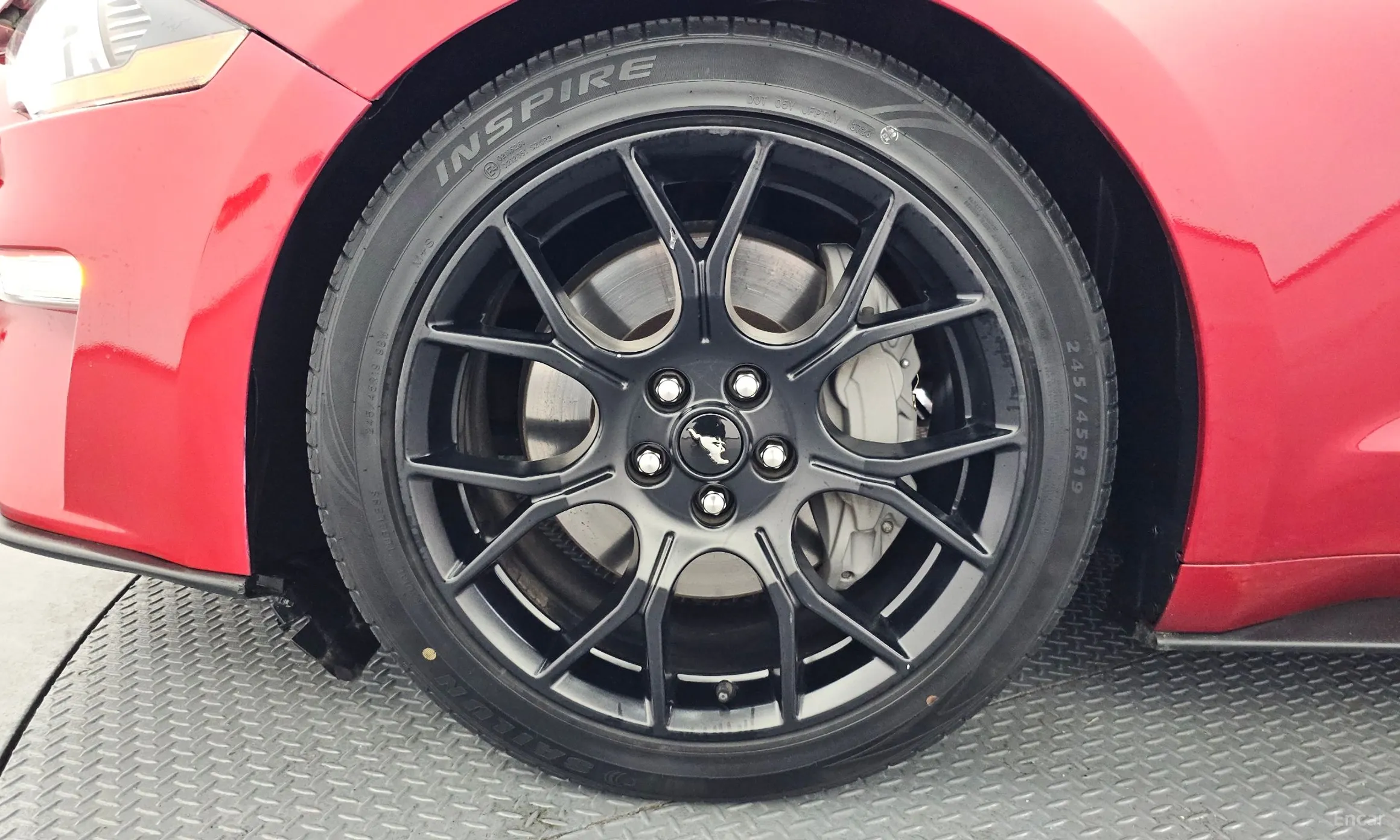 Ford Mustang превью 5