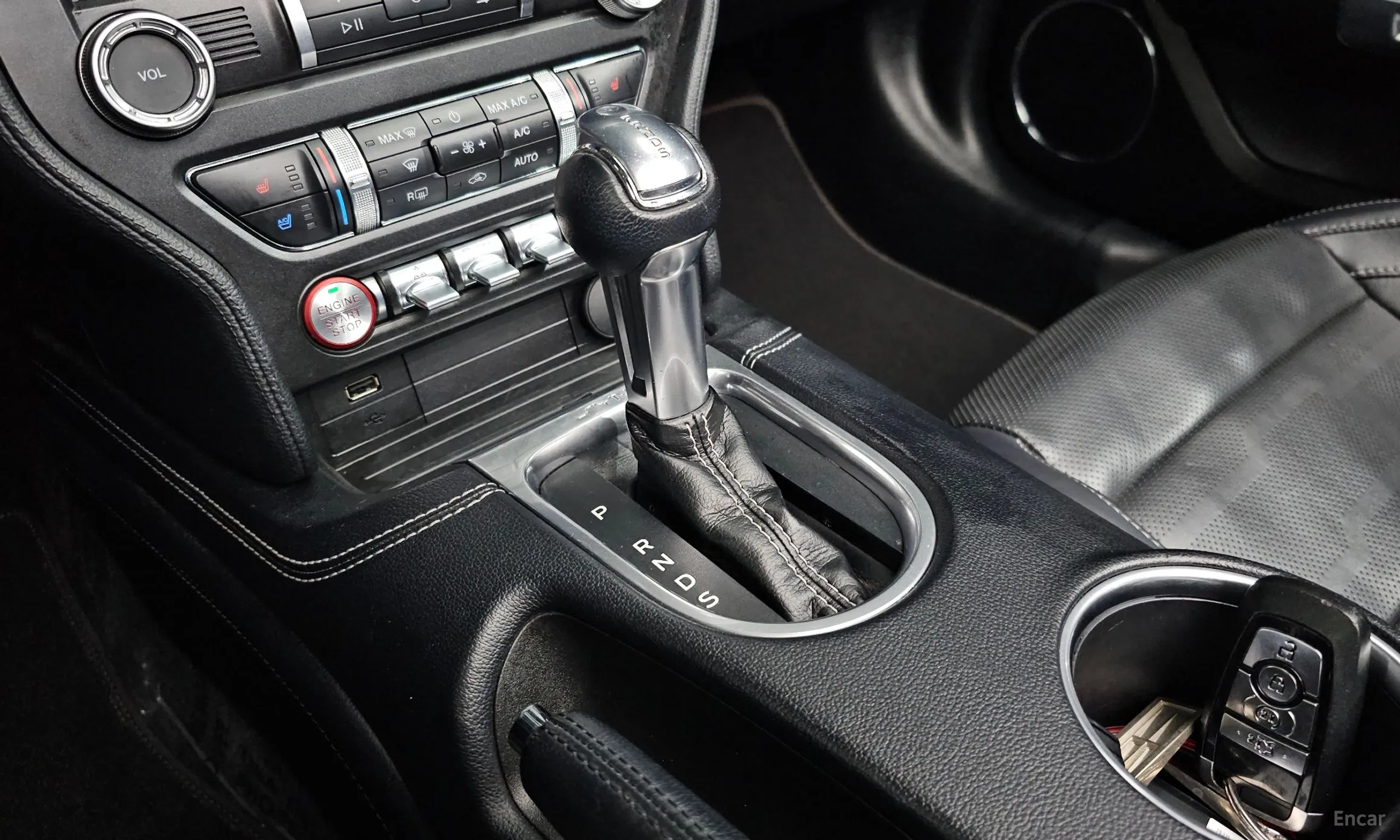 Ford Mustang превью 9
