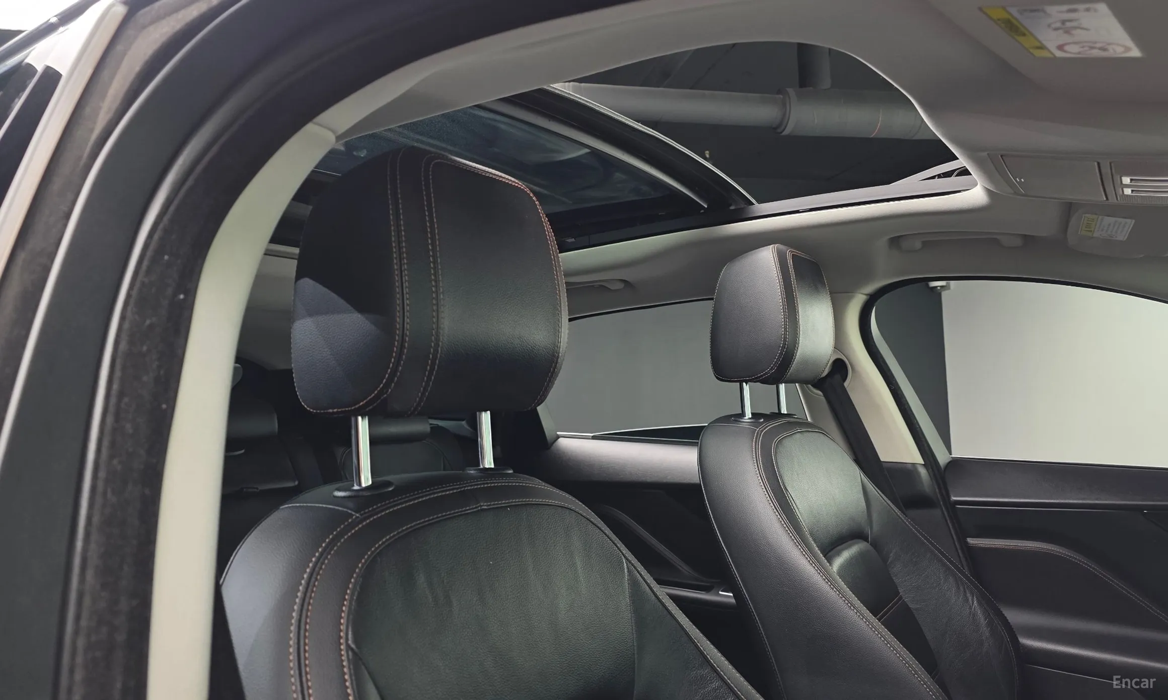 Jaguar F-PACE превью 19