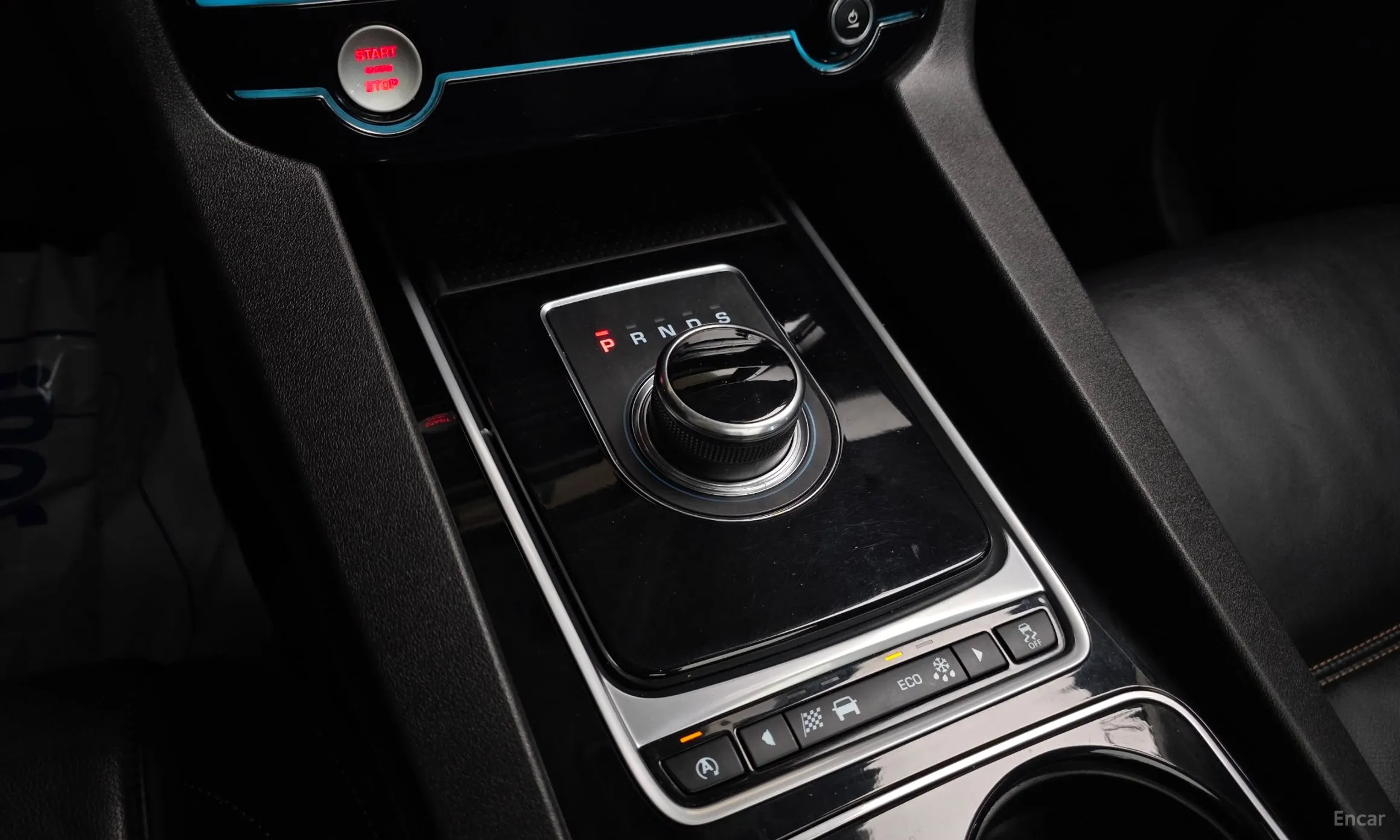 Jaguar F-PACE превью 9