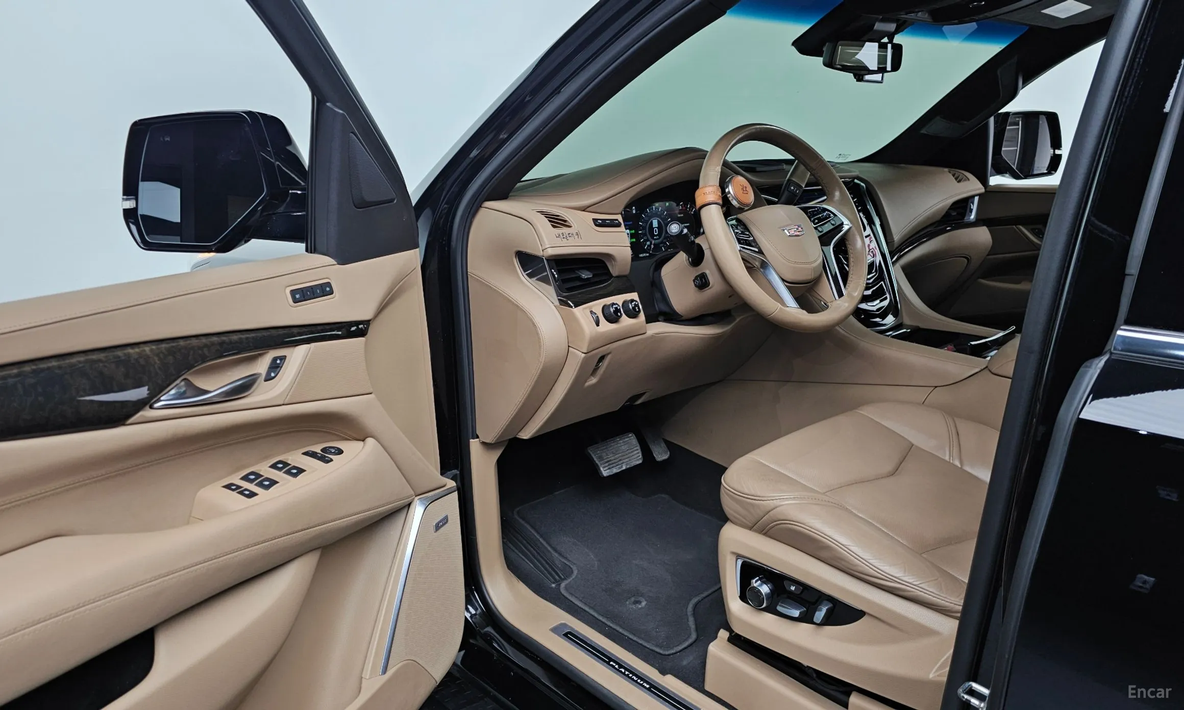 Cadillac Escalade превью 10