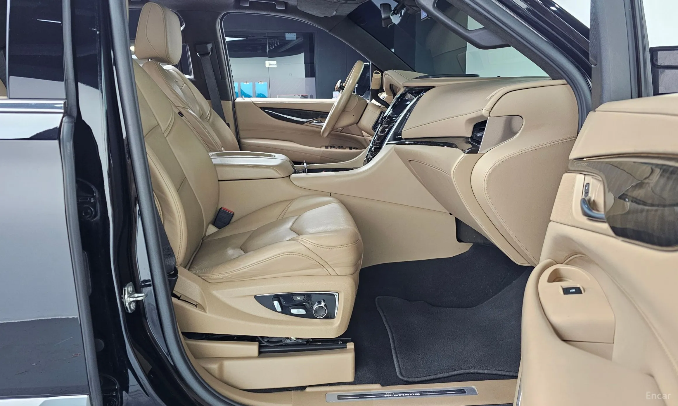 Cadillac Escalade превью 11