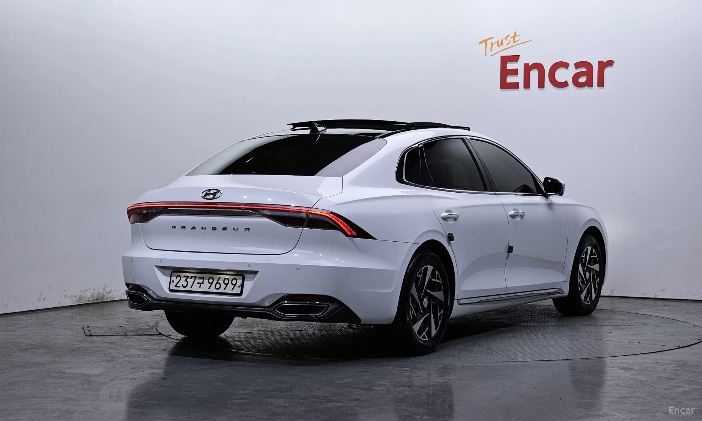 Hyundai Grandeur IG Hybrid
