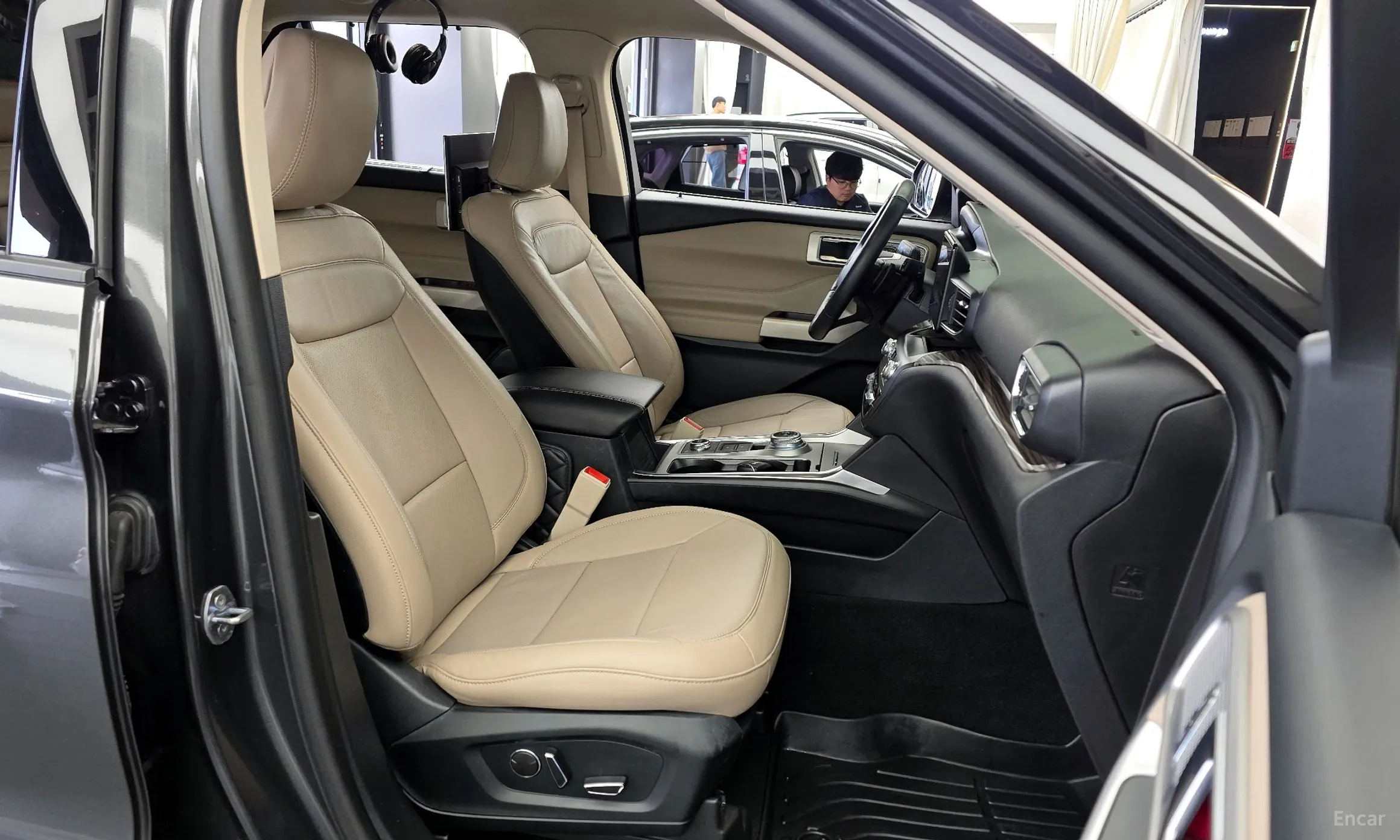 Ford Explorer 6th Generation превью 11