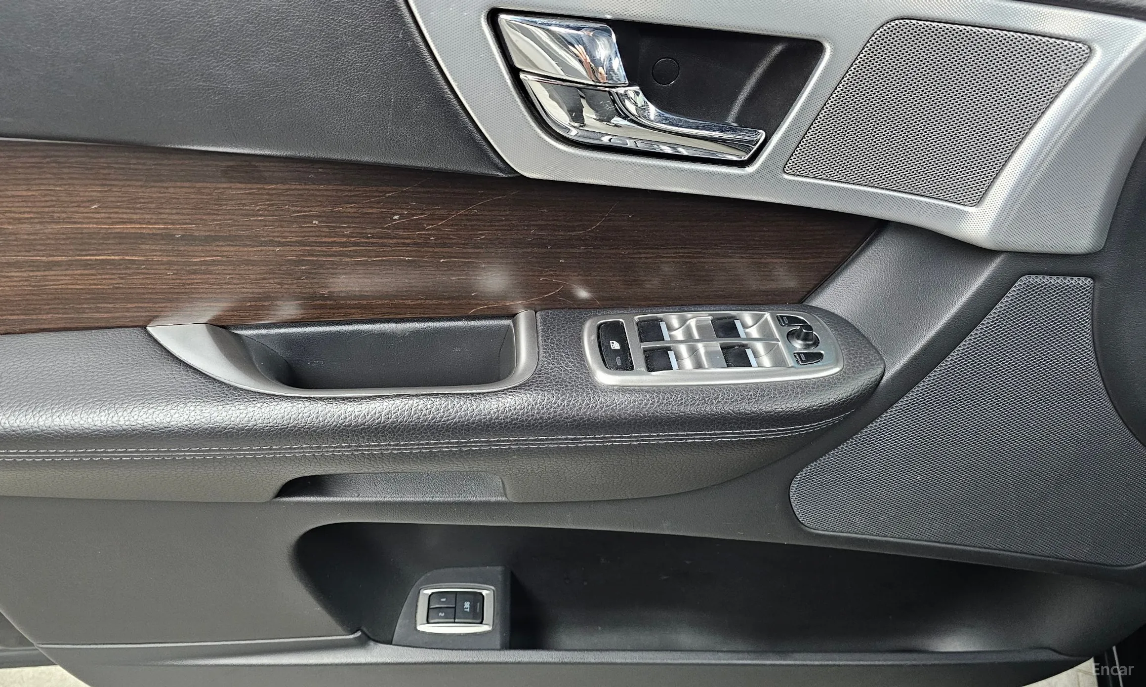 Jaguar New XF превью 14