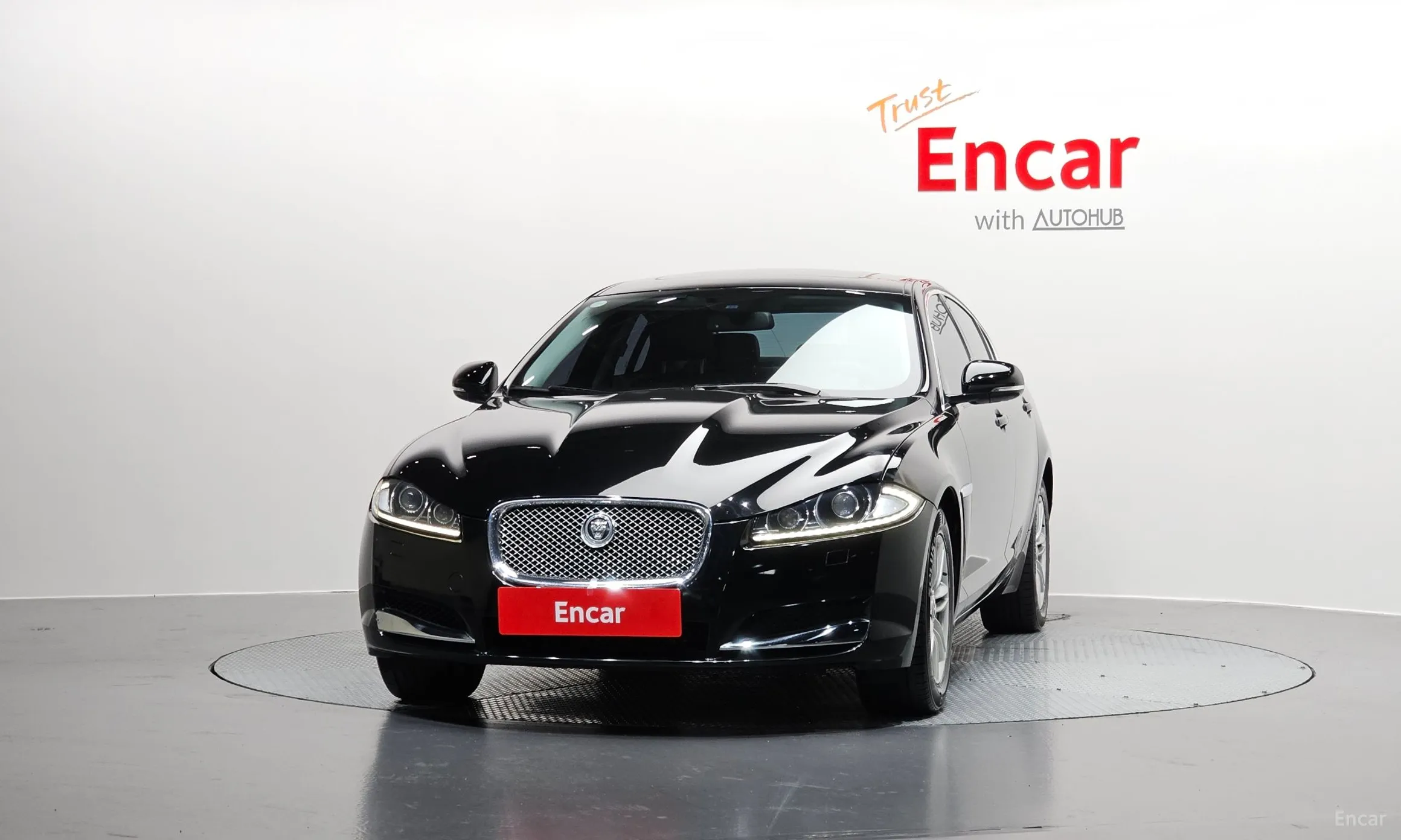 Jaguar New XF превью 3