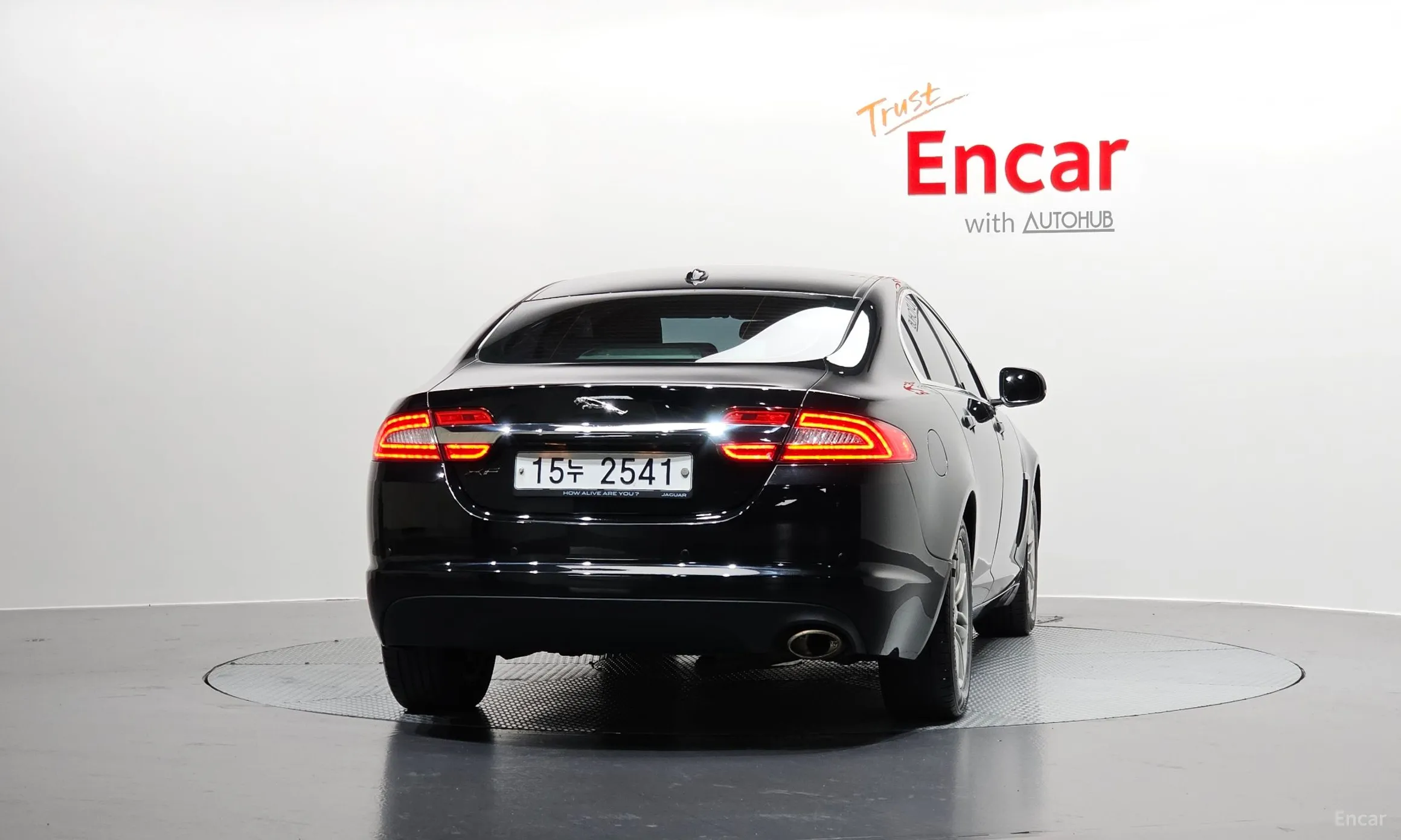 Jaguar New XF превью 4
