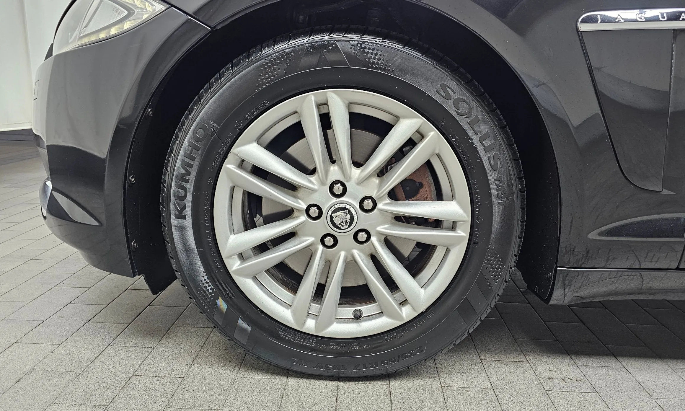 Jaguar New XF превью 5