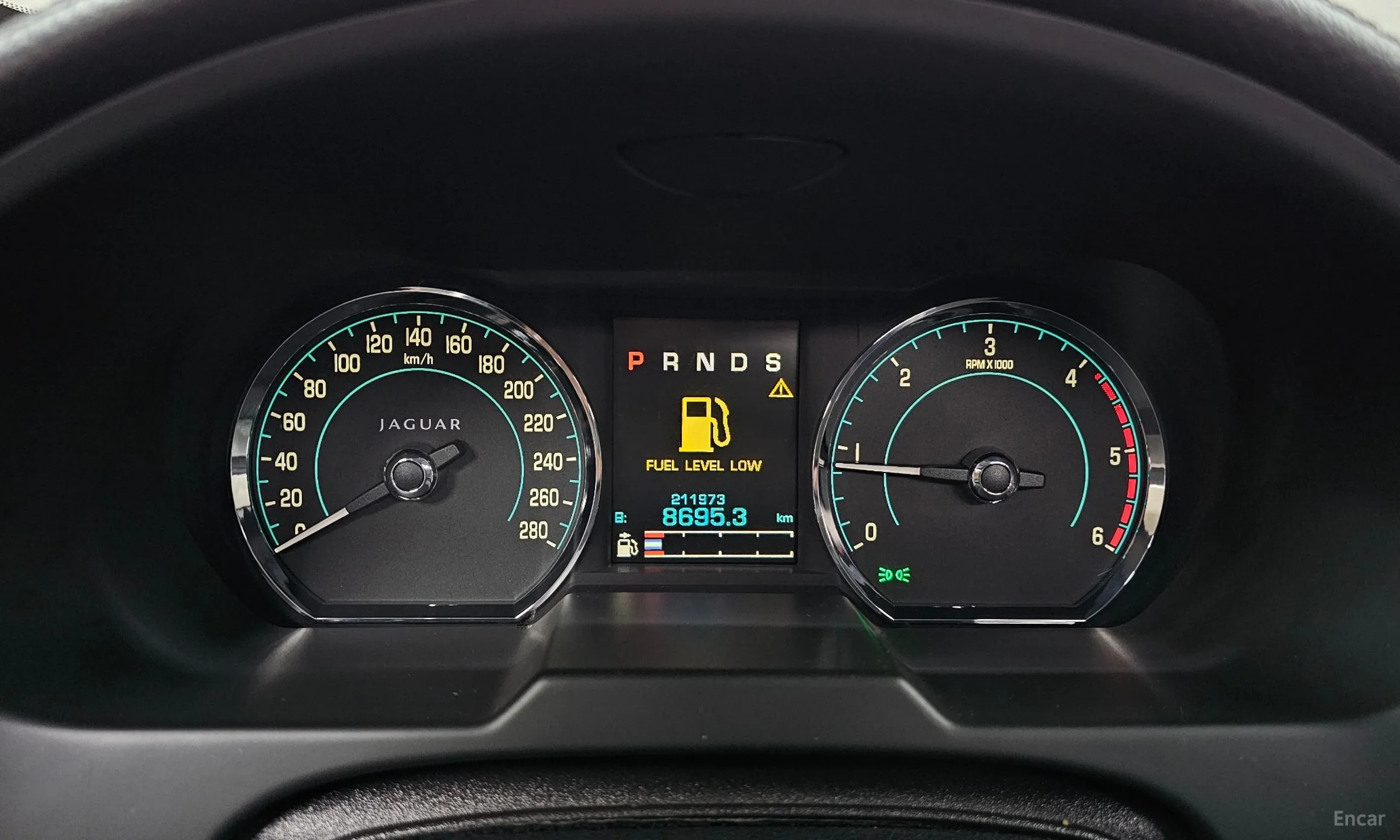 Jaguar New XF превью 8