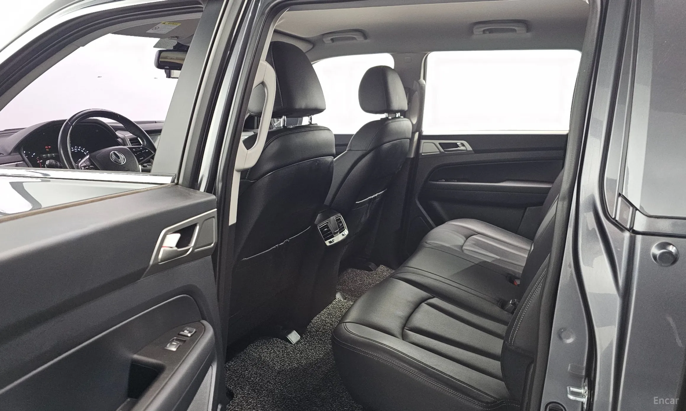 KG Mobility (SsangYong) Rexton Sports превью 12