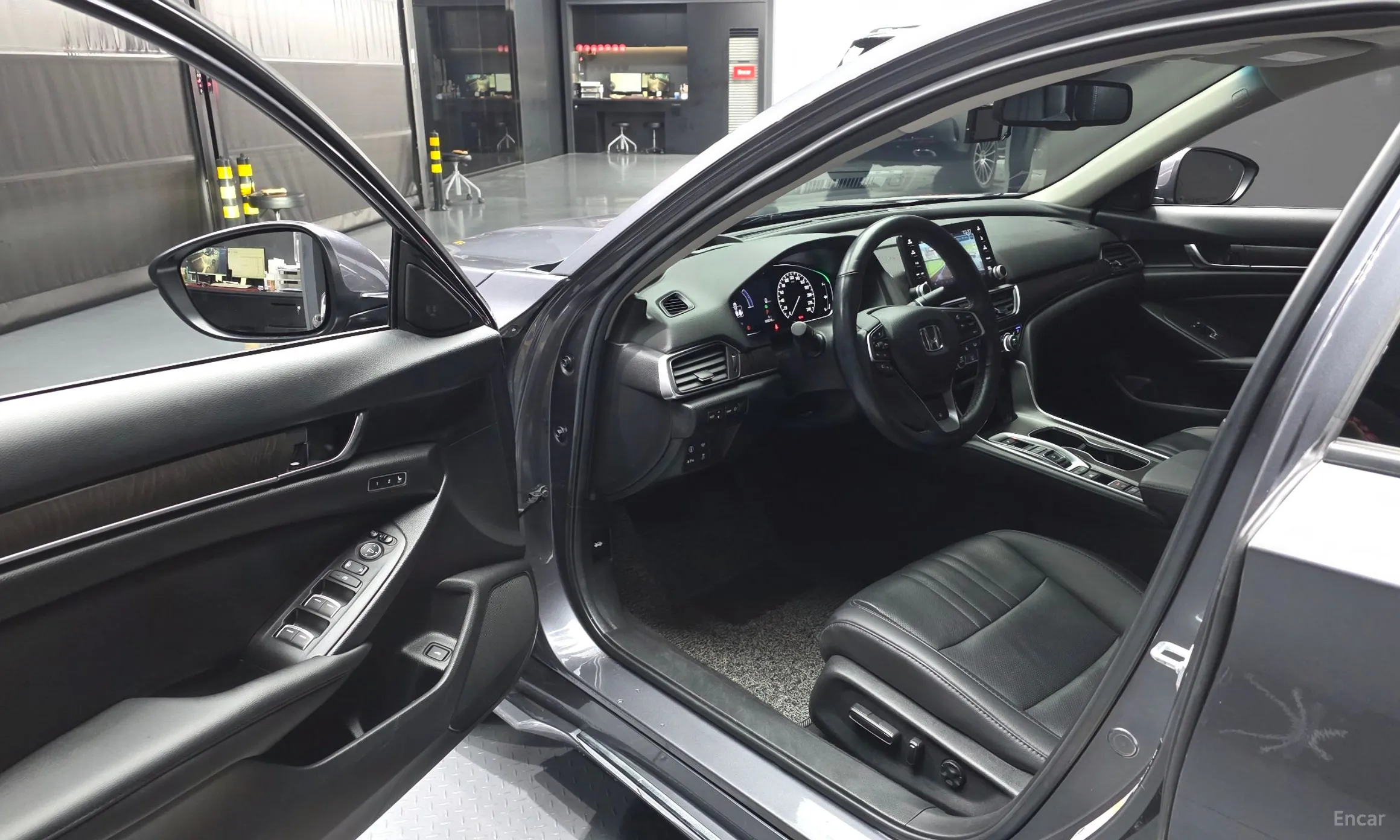 Honda Accord 10th Generation превью 10