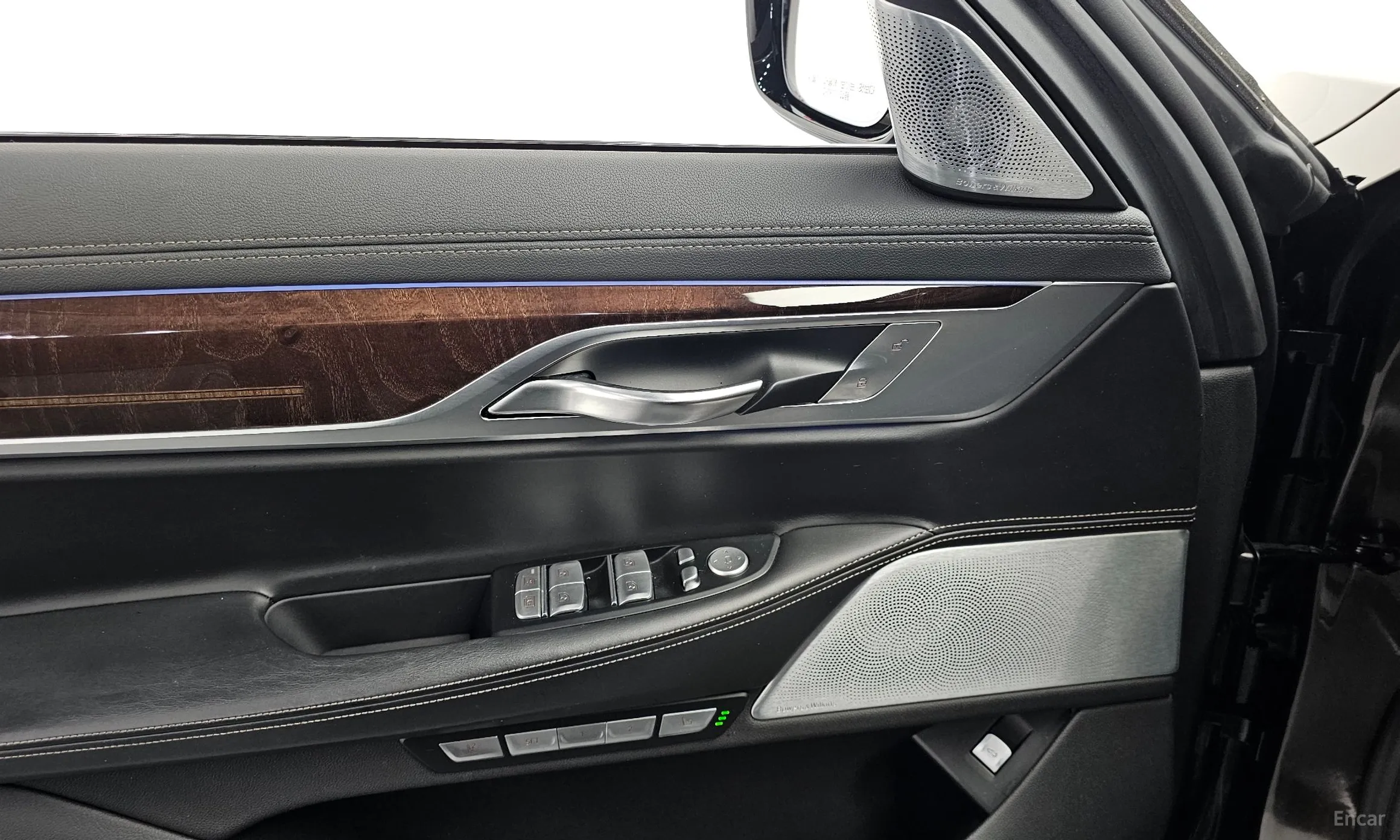 BMW 7 Series (G11) превью 17