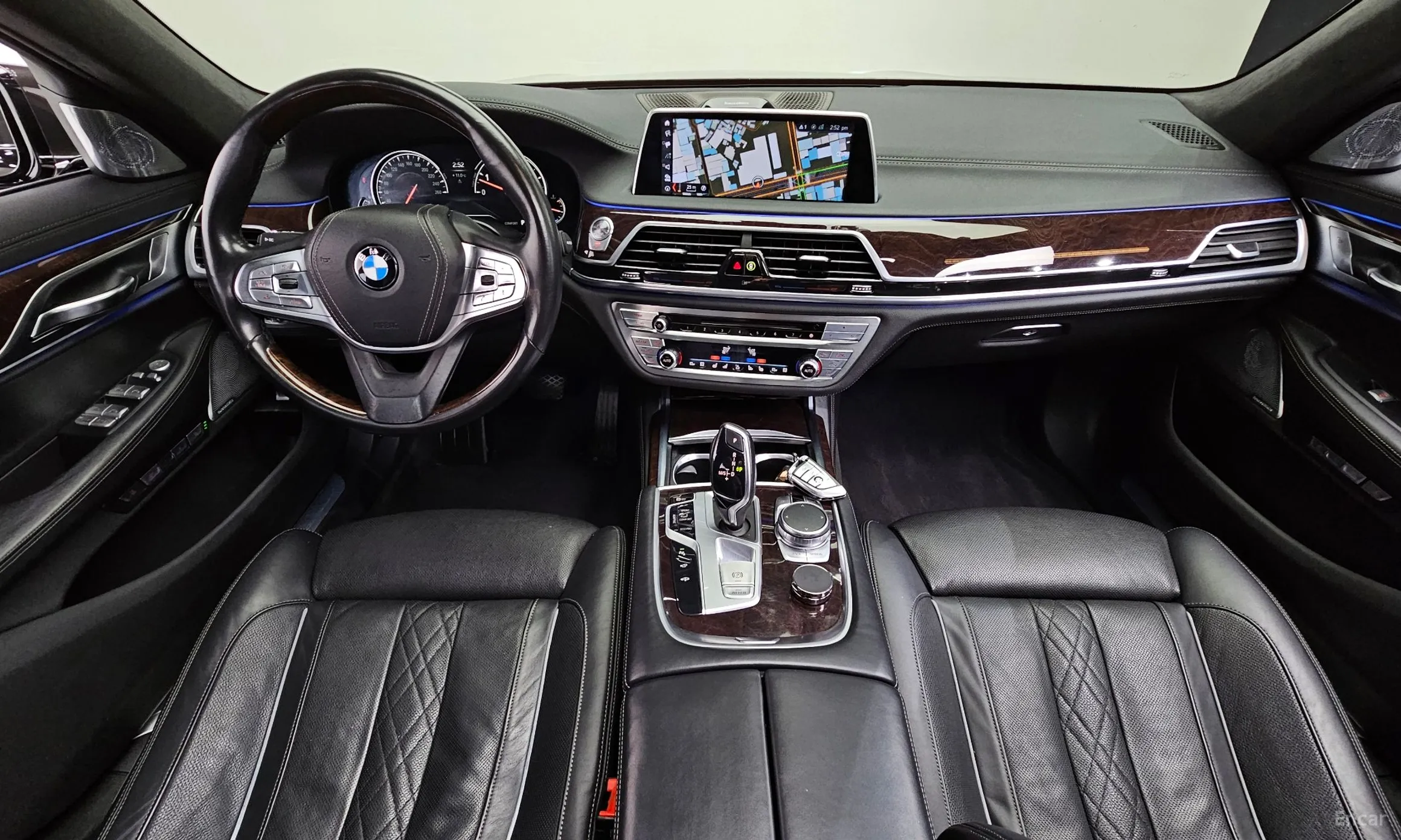 BMW 7 Series (G11) превью 7