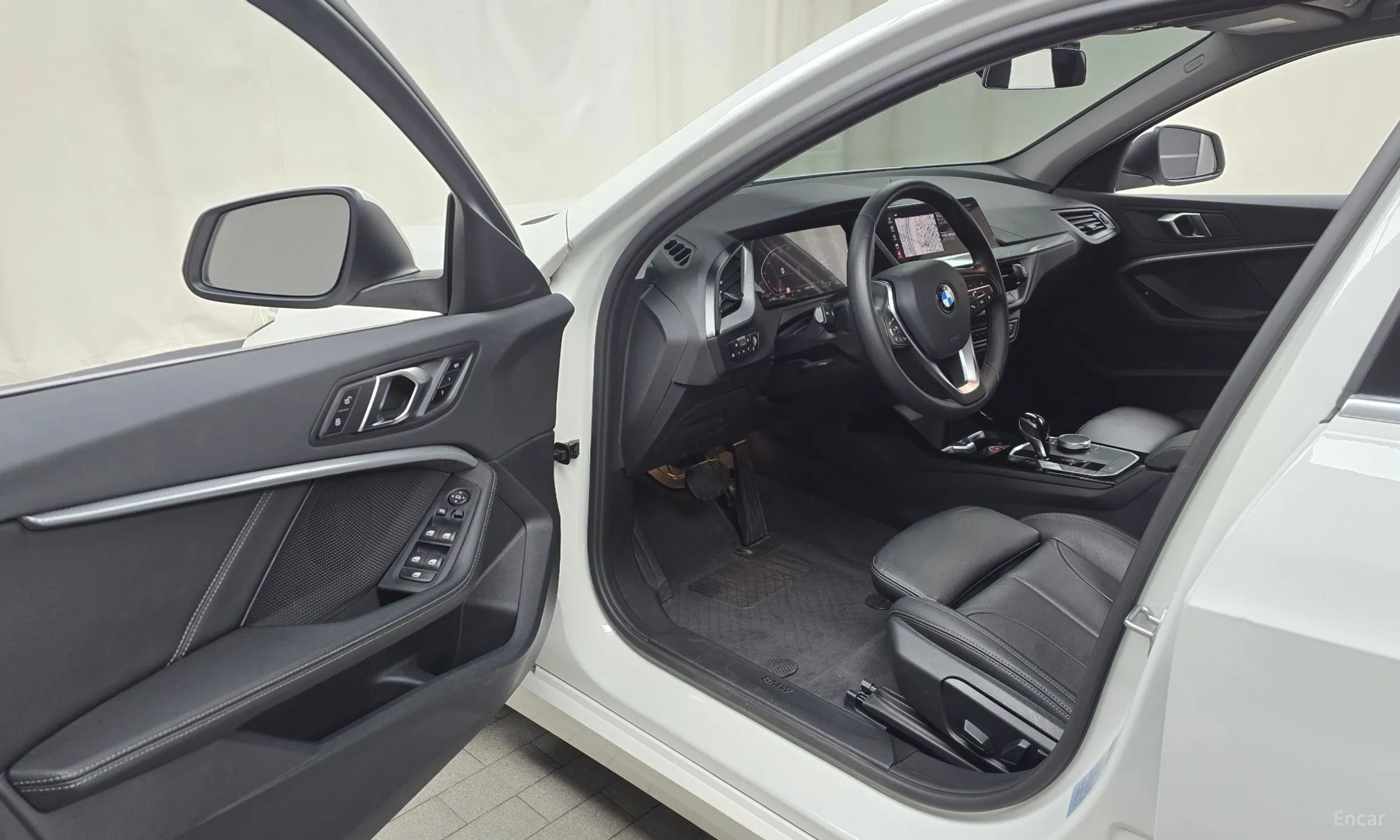 BMW 1 Series (F40) превью 10