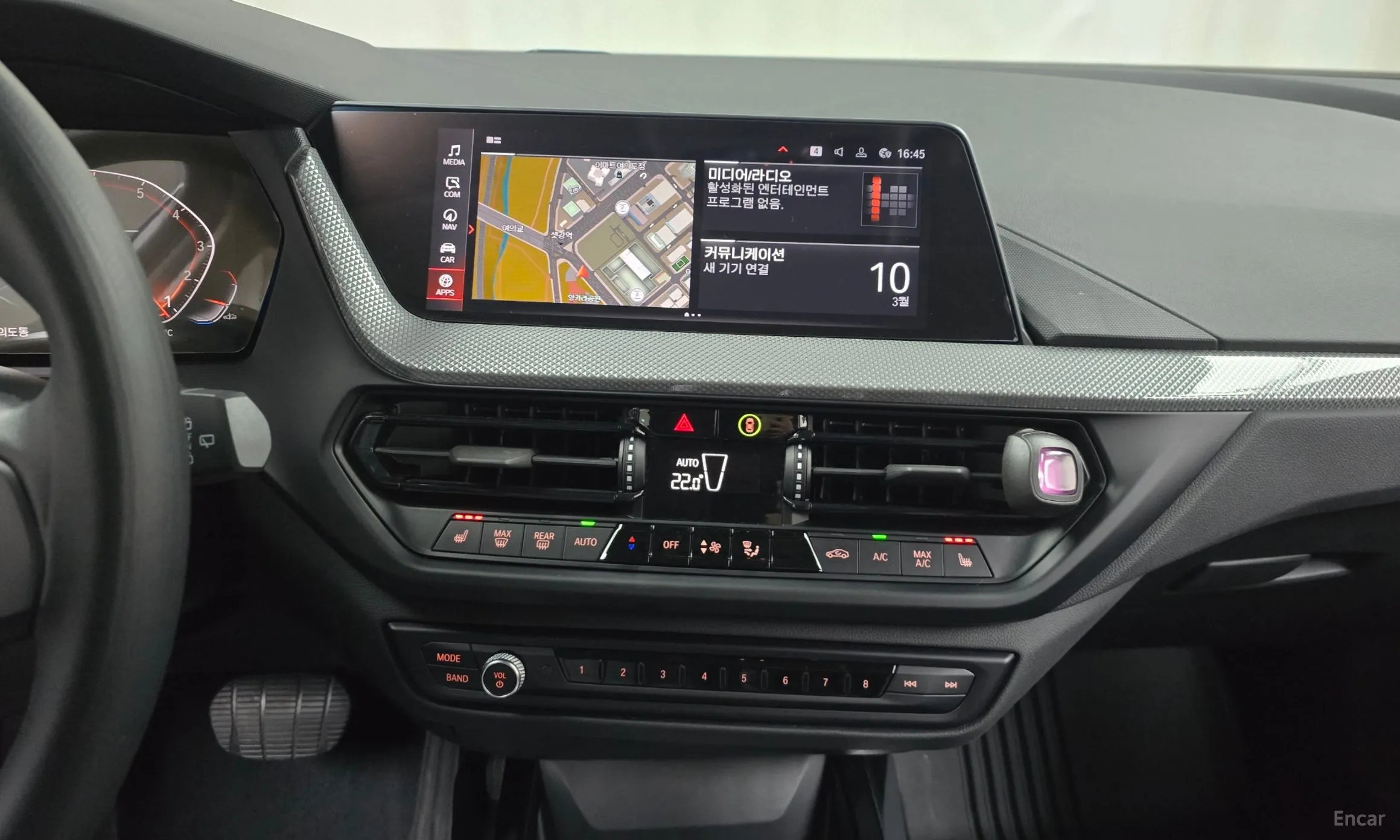 BMW 1 Series (F40) превью 14
